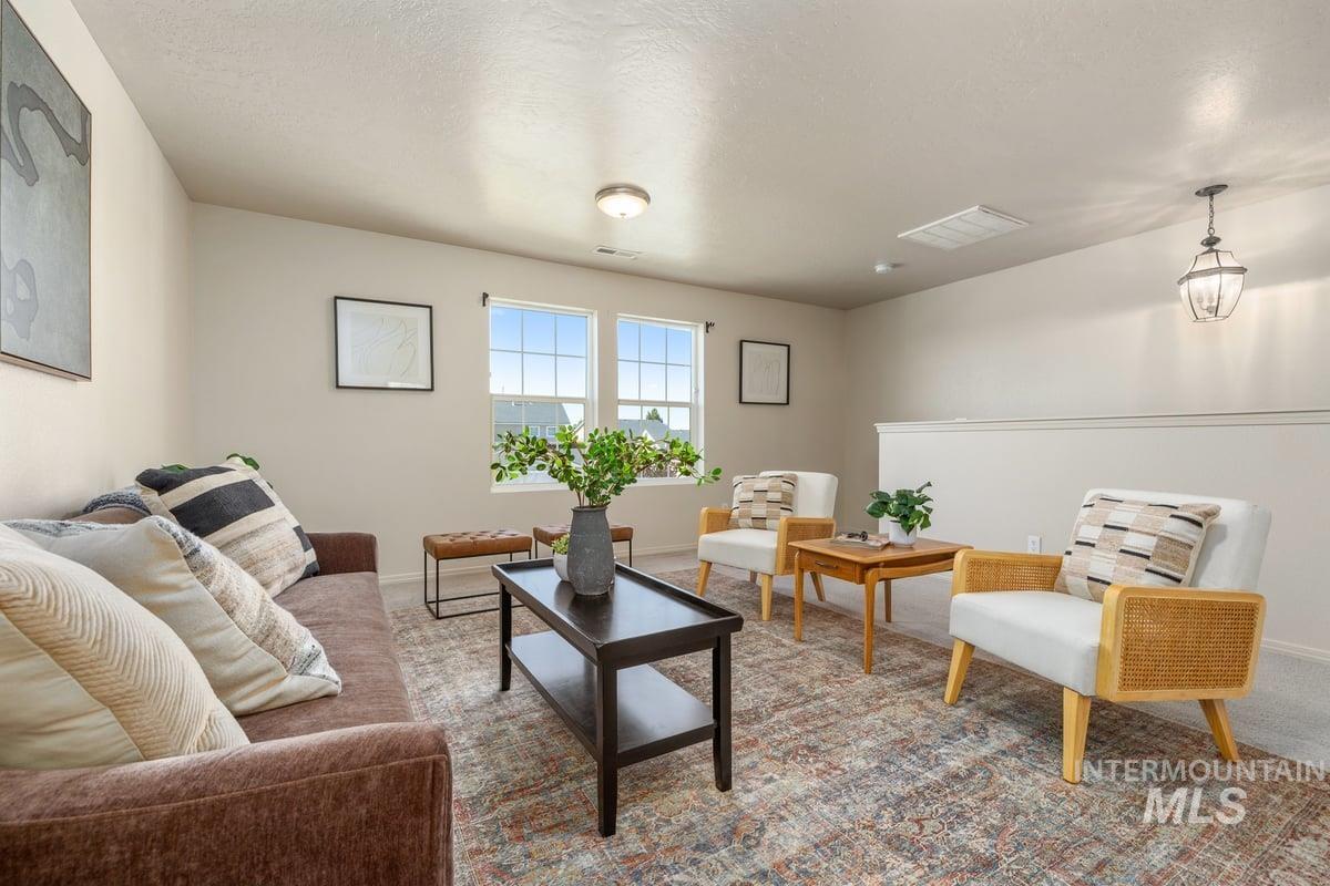 2604 Quaking Ct., Caldwell, Idaho 83607, 4 Bedrooms, 2.5 Bathrooms, Residential For Sale, Price $409,900,MLS 98990149