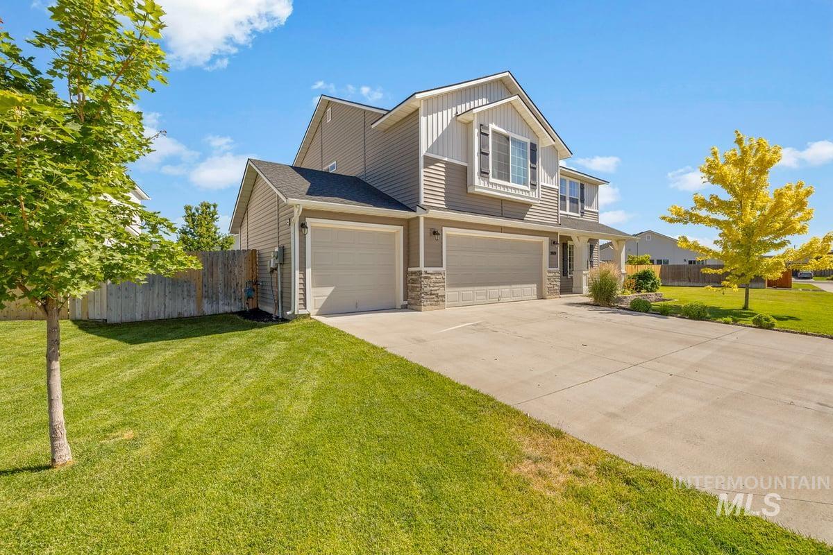2604 Quaking Ct., Caldwell, Idaho 83607, 4 Bedrooms, 2.5 Bathrooms, Residential For Sale, Price $409,900,MLS 98990149