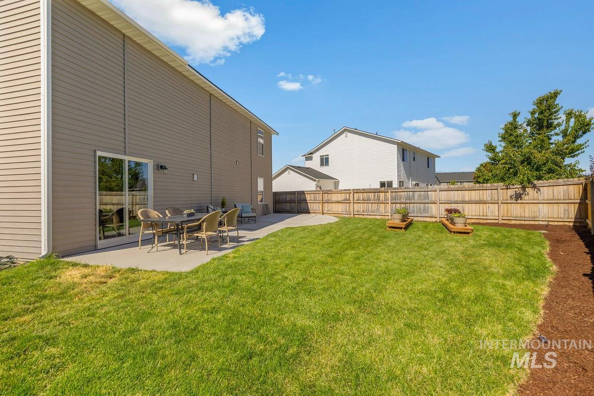 2604 Quaking Ct., Caldwell, Idaho 83607, 4 Bedrooms, 2.5 Bathrooms, Residential For Sale, Price $409,900,MLS 98990149