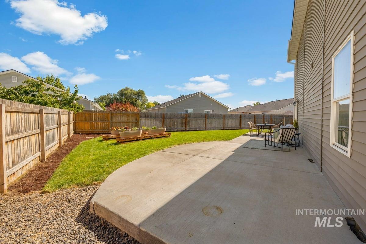 2604 Quaking Ct., Caldwell, Idaho 83607, 4 Bedrooms, 2.5 Bathrooms, Residential For Sale, Price $409,900,MLS 98990149