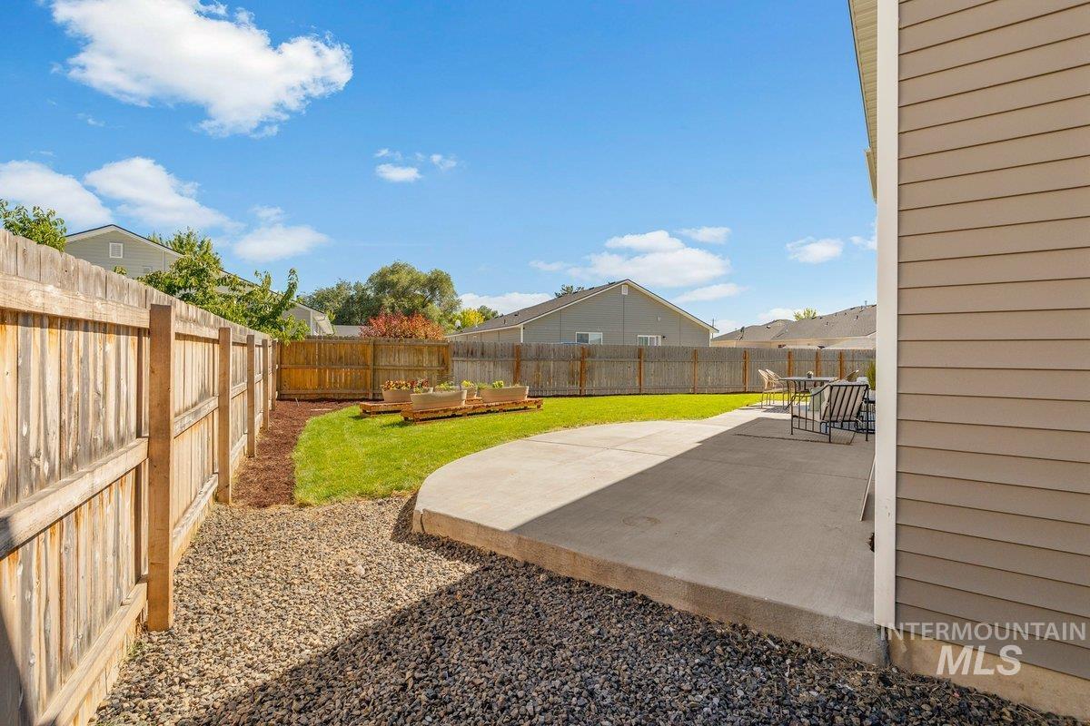 2604 Quaking Ct., Caldwell, Idaho 83607, 4 Bedrooms, 2.5 Bathrooms, Residential For Sale, Price $409,900,MLS 98990149