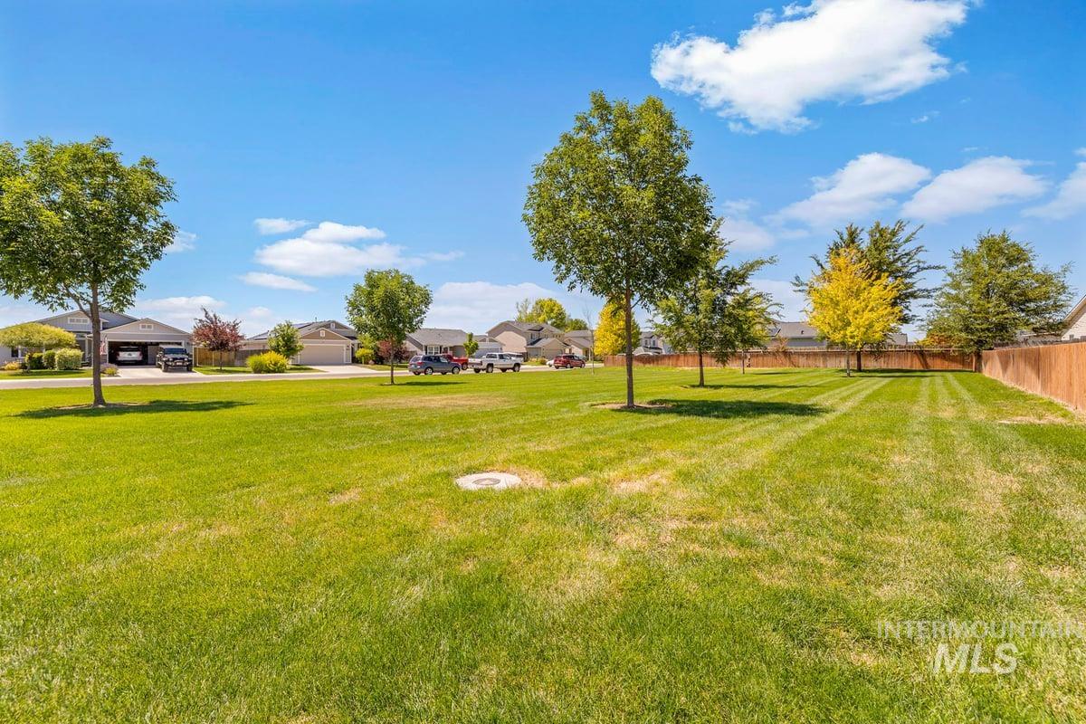 2604 Quaking Ct., Caldwell, Idaho 83607, 4 Bedrooms, 2.5 Bathrooms, Residential For Sale, Price $409,900,MLS 98990149