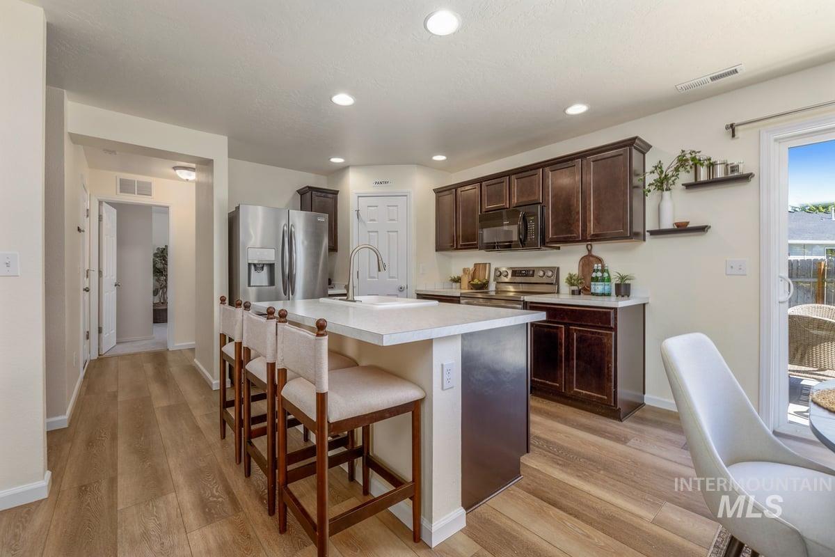 2604 Quaking Ct., Caldwell, Idaho 83607, 4 Bedrooms, 2.5 Bathrooms, Residential For Sale, Price $409,900,MLS 98990149