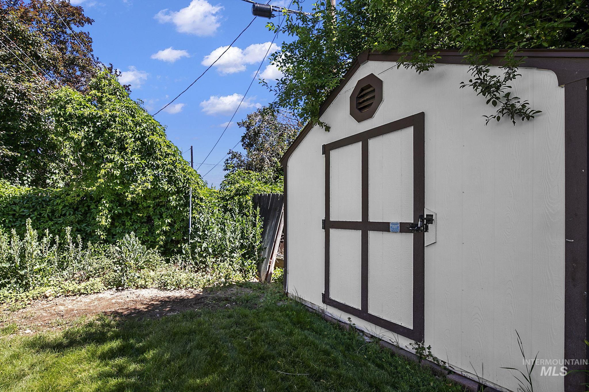 2510 S Broxon St, Boise, Idaho 83705, 4 Bedrooms, 2 Bathrooms, Residential For Sale, Price $480,000,MLS 98990151