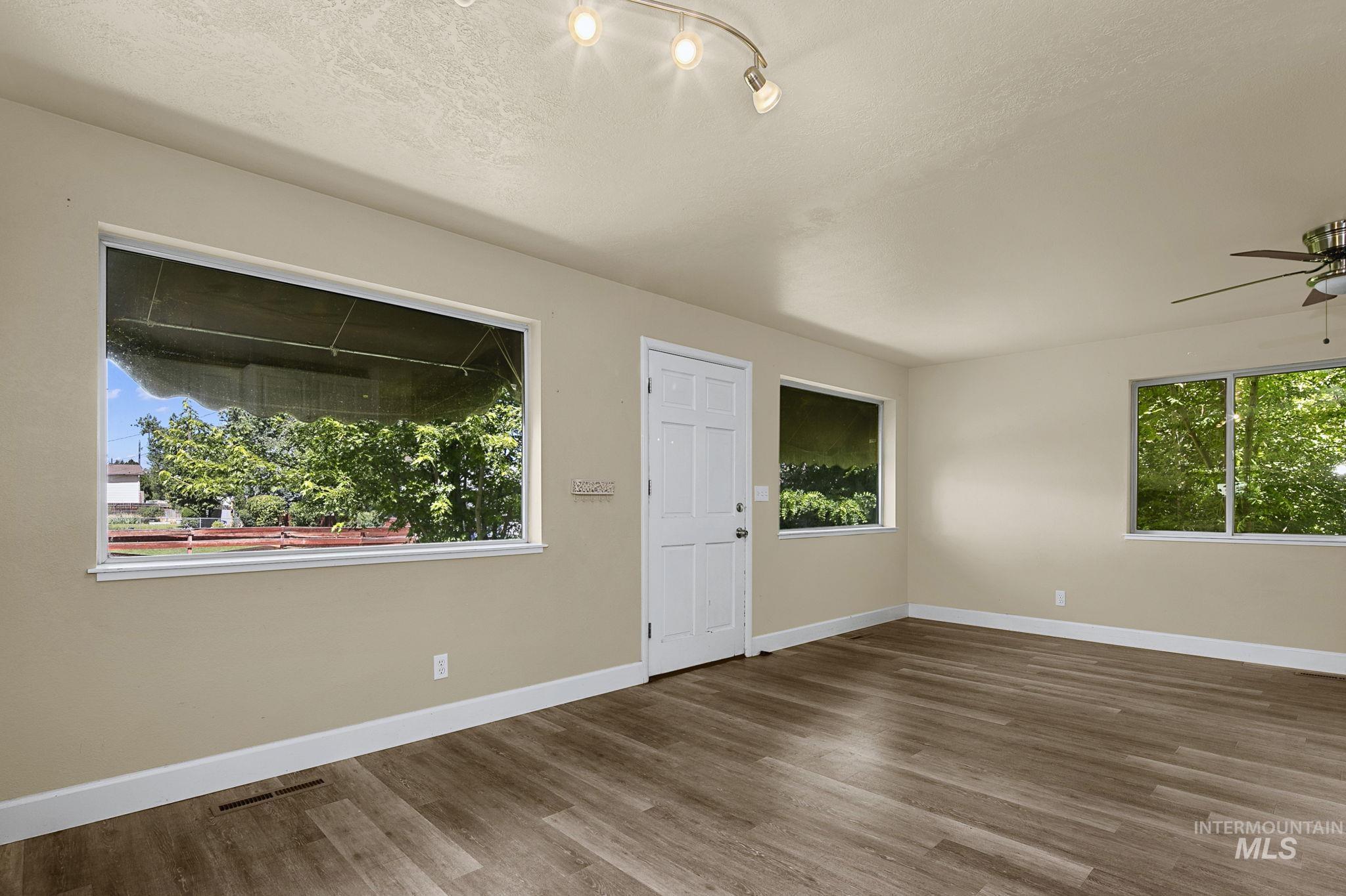 2510 S Broxon St, Boise, Idaho 83705, 4 Bedrooms, 2 Bathrooms, Residential For Sale, Price $480,000,MLS 98990151