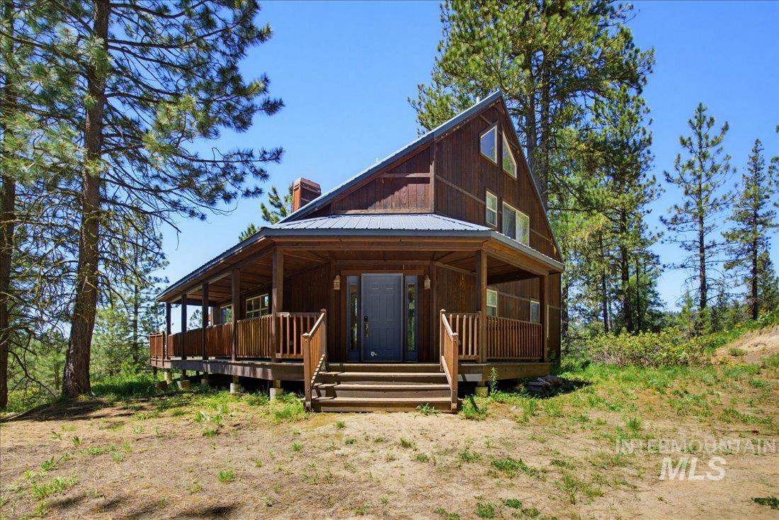 51 Ranch Cir, Cascade, Idaho 83611, 2 Bedrooms, 2 Bathrooms, Residential For Sale, Price $549,900,MLS 98990155