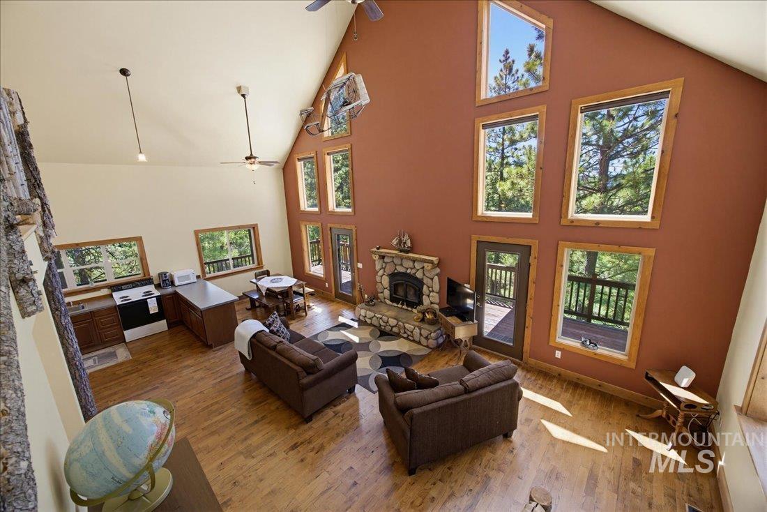 51 Ranch Cir, Cascade, Idaho 83611, 2 Bedrooms, 2 Bathrooms, Residential For Sale, Price $549,900,MLS 98990155