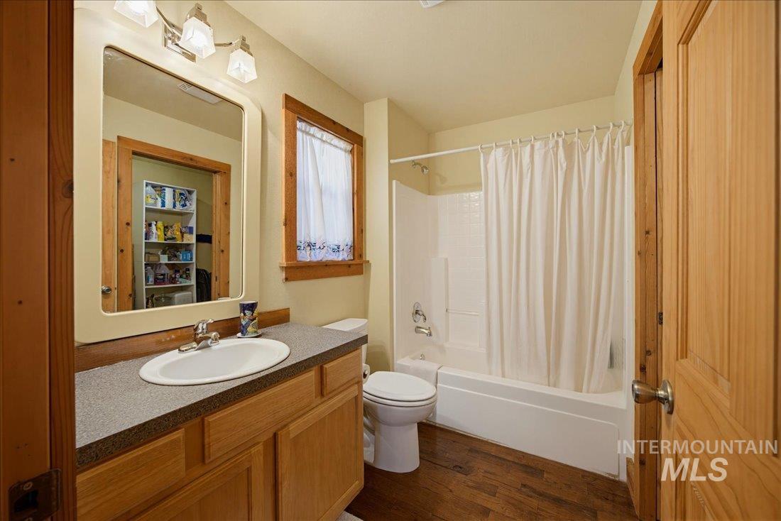 51 Ranch Cir, Cascade, Idaho 83611, 2 Bedrooms, 2 Bathrooms, Residential For Sale, Price $549,900,MLS 98990155