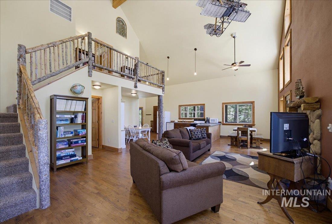 51 Ranch Cir, Cascade, Idaho 83611, 2 Bedrooms, 2 Bathrooms, Residential For Sale, Price $549,900,MLS 98990155