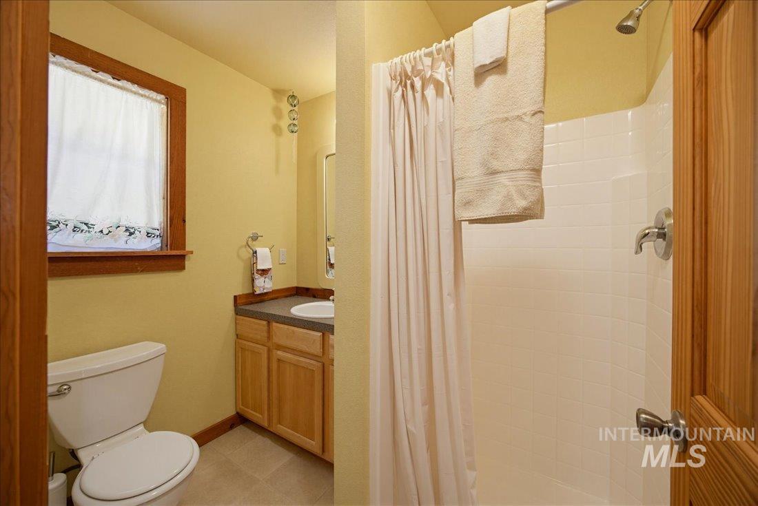 51 Ranch Cir, Cascade, Idaho 83611, 2 Bedrooms, 2 Bathrooms, Residential For Sale, Price $549,900,MLS 98990155
