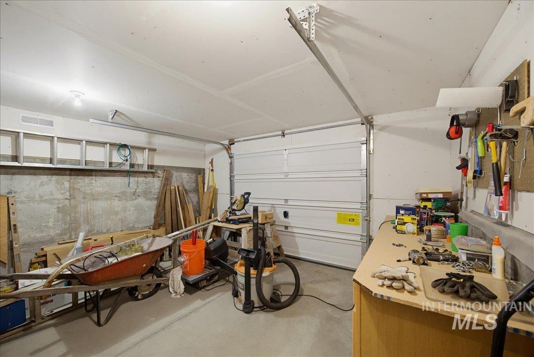 51 Ranch Cir, Cascade, Idaho 83611, 2 Bedrooms, 2 Bathrooms, Residential For Sale, Price $549,900,MLS 98990155
