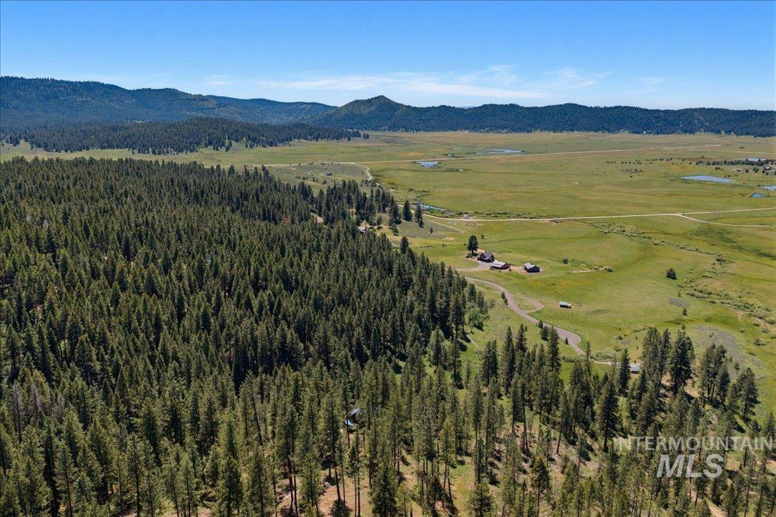 51 Ranch Cir, Cascade, Idaho 83611, 2 Bedrooms, 2 Bathrooms, Residential For Sale, Price $549,900,MLS 98990155