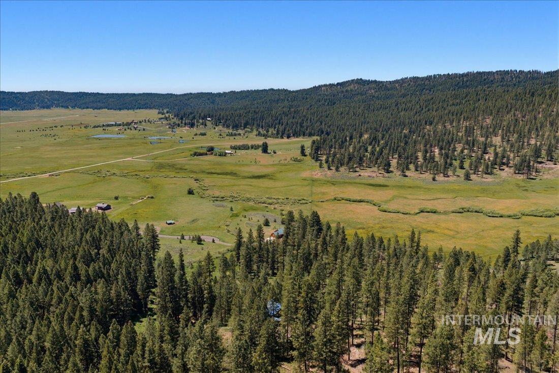 51 Ranch Cir, Cascade, Idaho 83611, 2 Bedrooms, 2 Bathrooms, Residential For Sale, Price $549,900,MLS 98990155