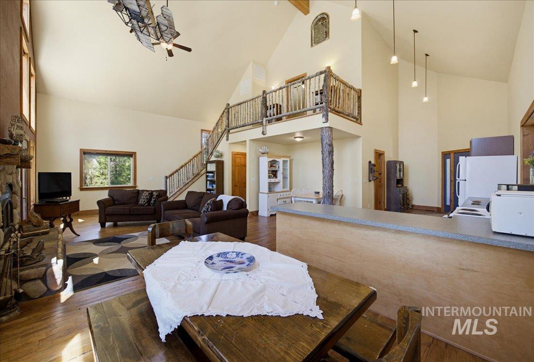 51 Ranch Cir, Cascade, Idaho 83611, 2 Bedrooms, 2 Bathrooms, Residential For Sale, Price $549,900,MLS 98990155