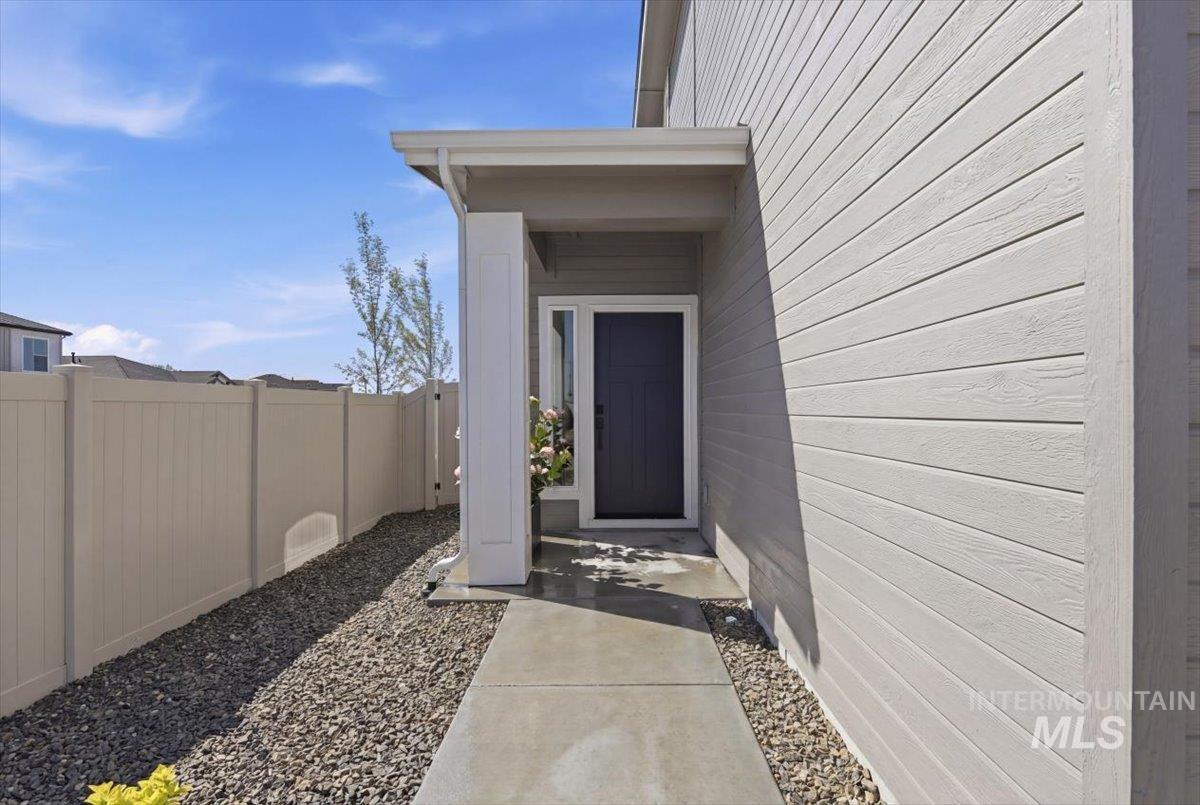976 S Maximus Ave, Nampa, Idaho 83687, 4 Bedrooms, 2.5 Bathrooms, Residential For Sale, Price $434,900,MLS 98990156