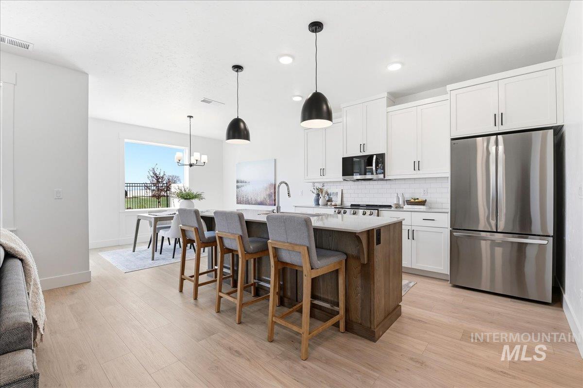 976 S Maximus Ave, Nampa, Idaho 83687, 4 Bedrooms, 2.5 Bathrooms, Residential For Sale, Price $434,900,MLS 98990156
