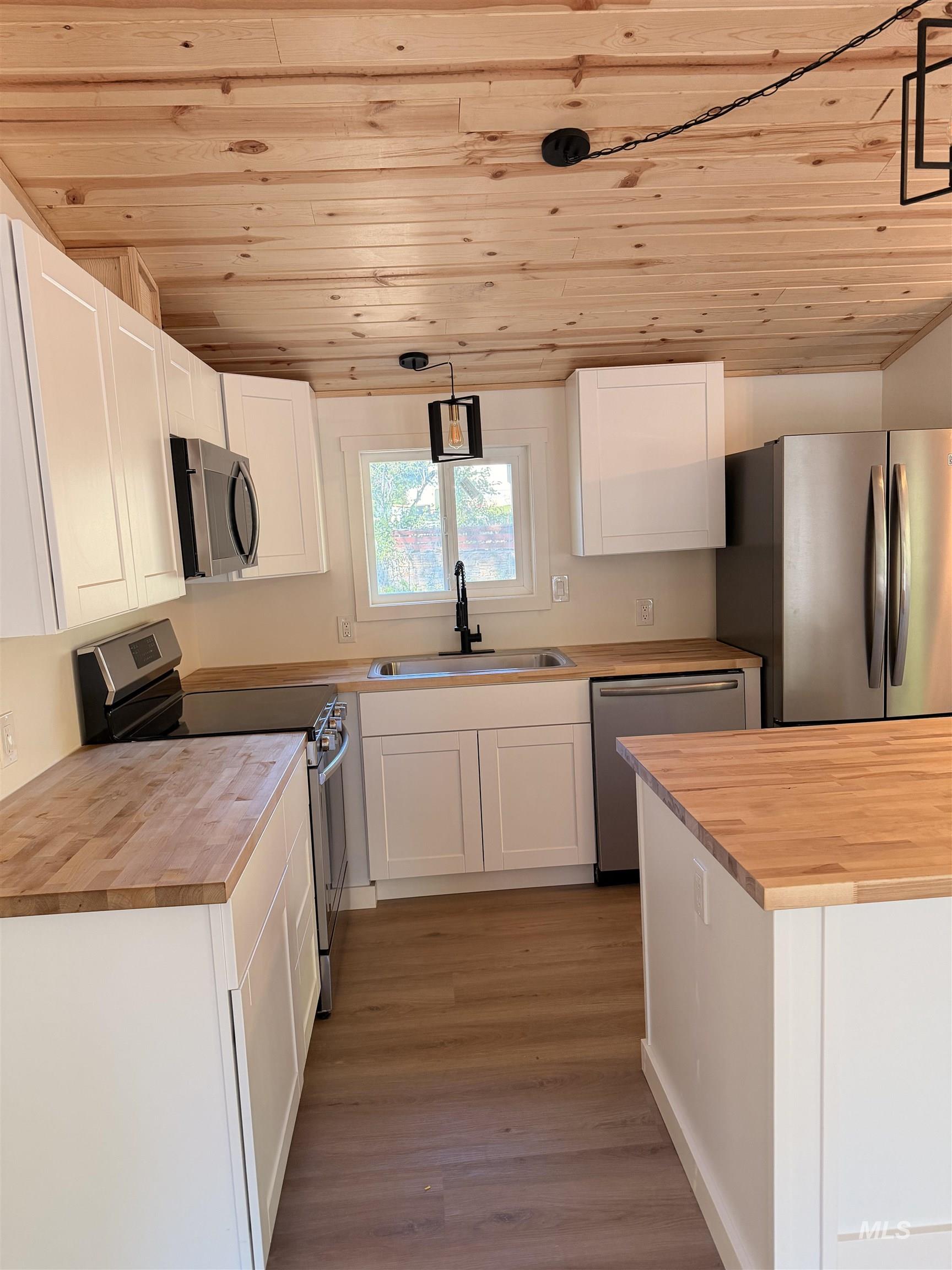 151 VIEW ROAD, Kamiah, Idaho 83536, 2 Bedrooms, 2 Bathrooms, Residential For Sale, Price $254,900,MLS 98990158