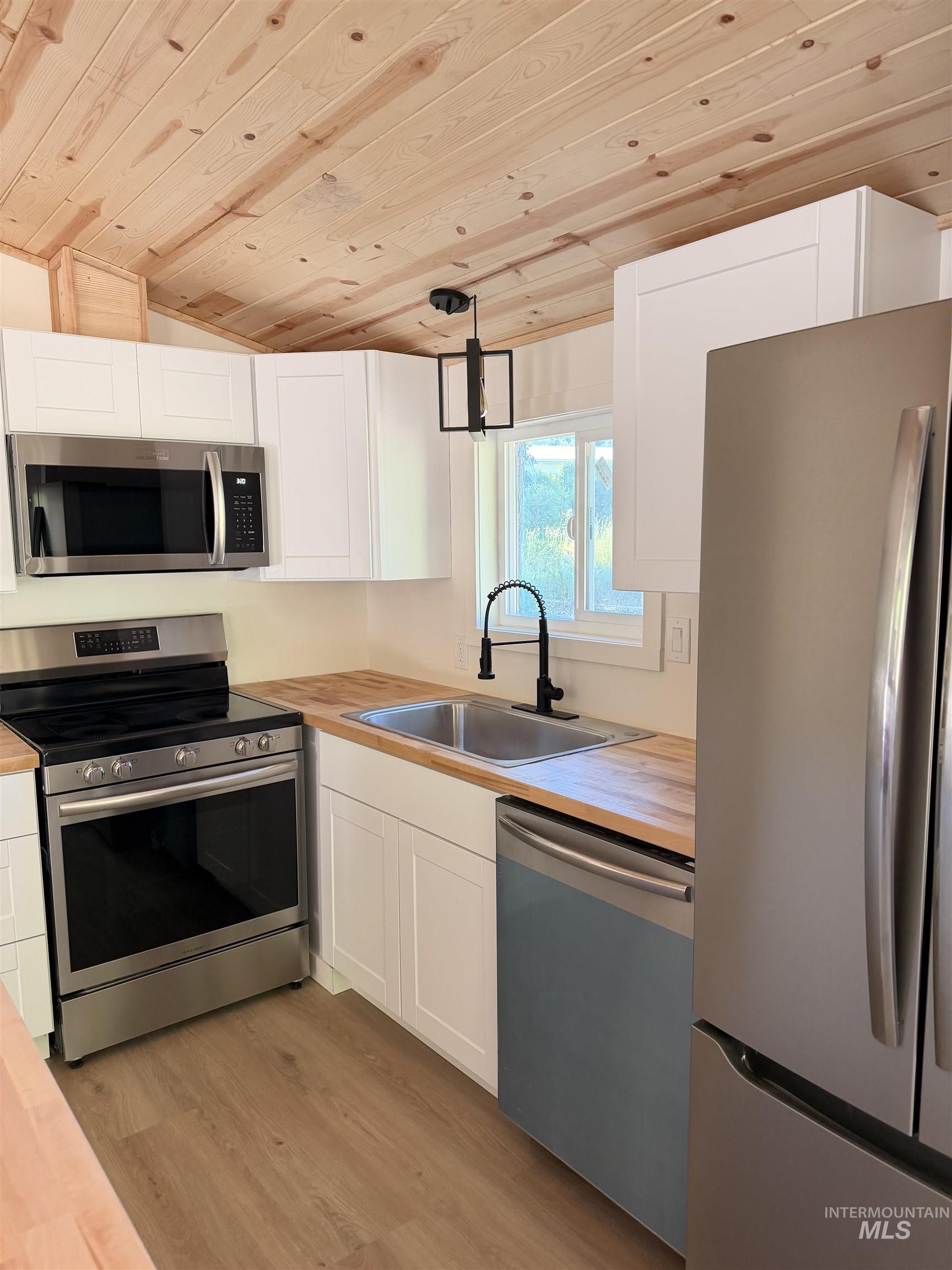 151 VIEW ROAD, Kamiah, Idaho 83536, 2 Bedrooms, 2 Bathrooms, Residential For Sale, Price $254,900,MLS 98990158