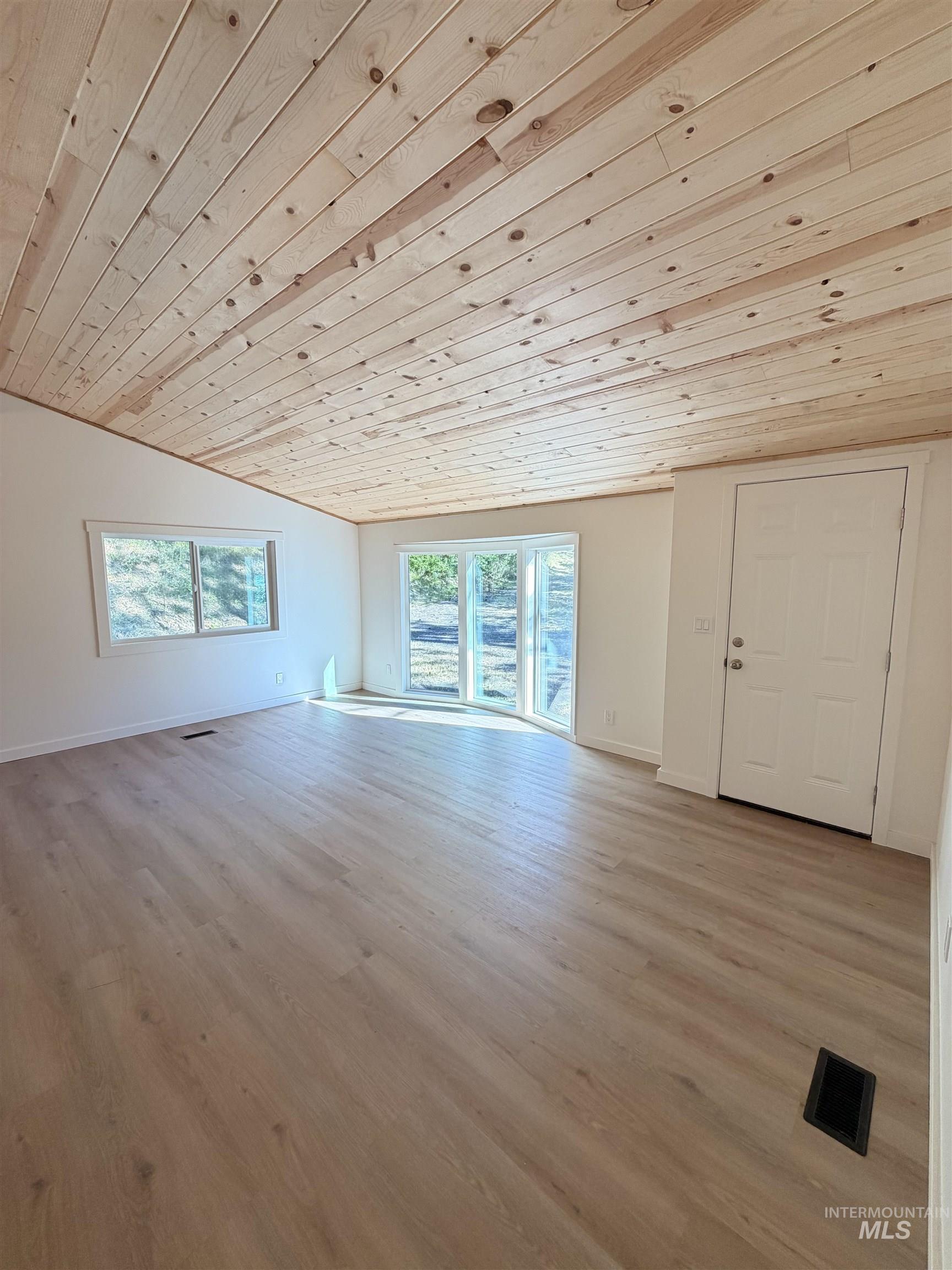 151 VIEW ROAD, Kamiah, Idaho 83536, 2 Bedrooms, 2 Bathrooms, Residential For Sale, Price $254,900,MLS 98990158