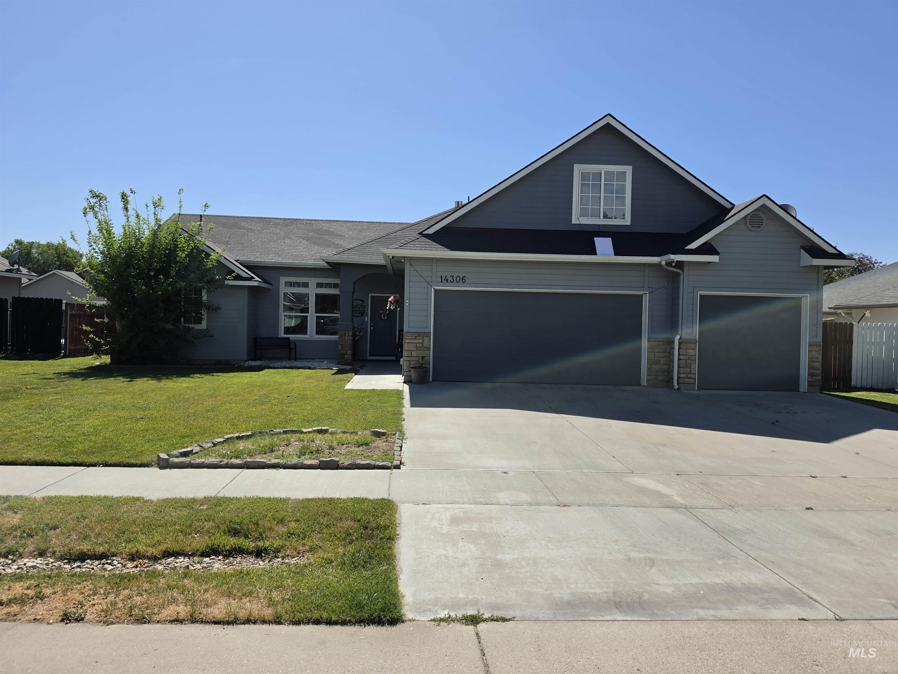 14306 N Mission Pointe Loop, Nampa, Idaho 83651, 4 Bedrooms, 2 Bathrooms, Residential For Sale, Price $429,000,MLS 98990167