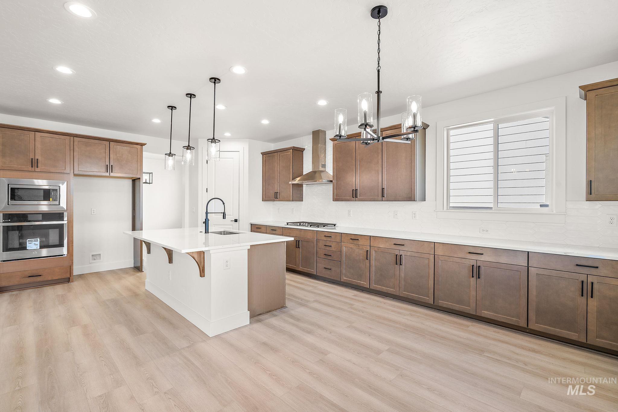 8940 W Teratai St., Star, Idaho 83669, 3 Bedrooms, 2.5 Bathrooms, Residential For Sale, Price $724,990,MLS 98990168