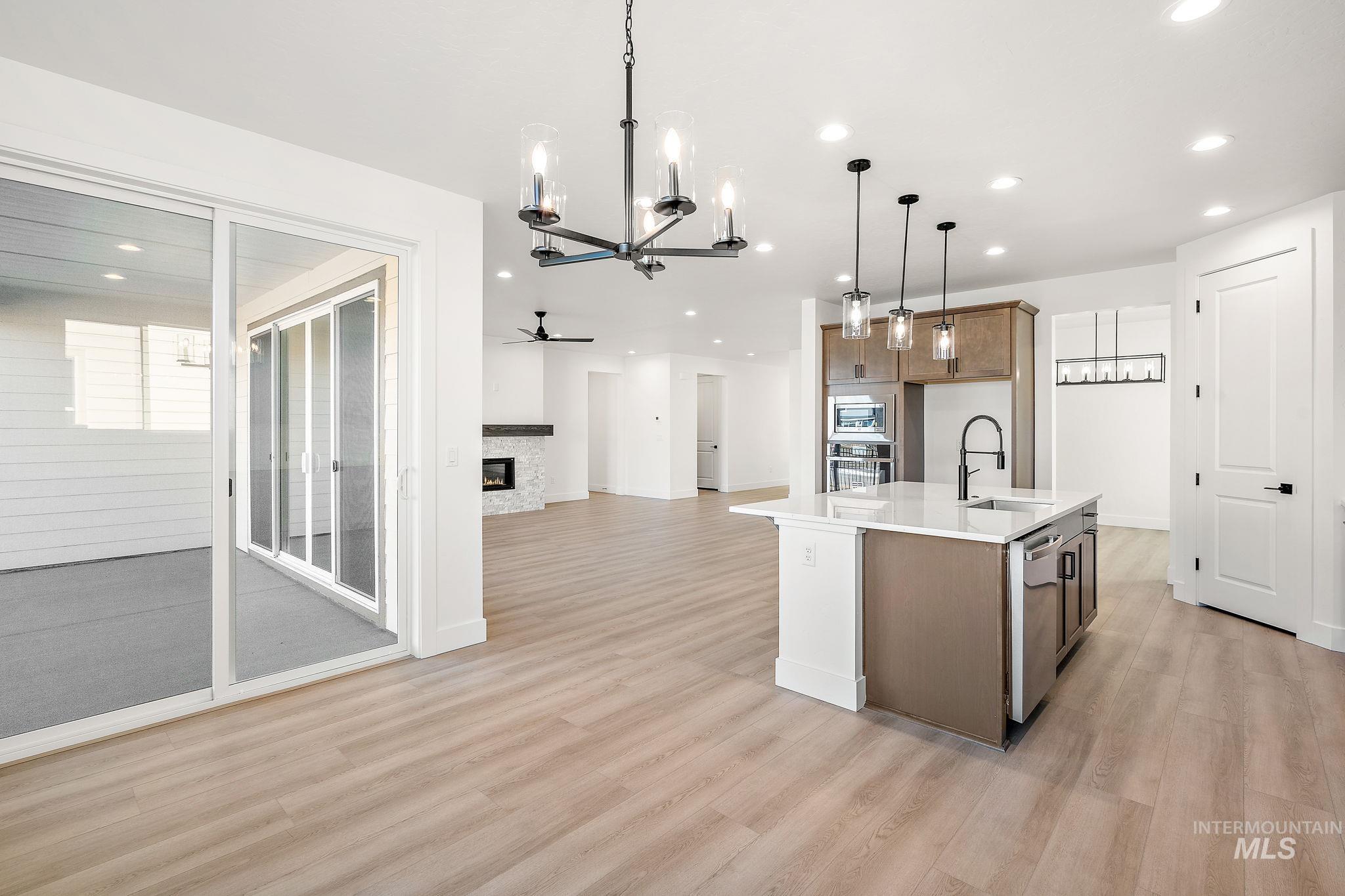 8940 W Teratai St., Star, Idaho 83669, 3 Bedrooms, 2.5 Bathrooms, Residential For Sale, Price $724,990,MLS 98990168