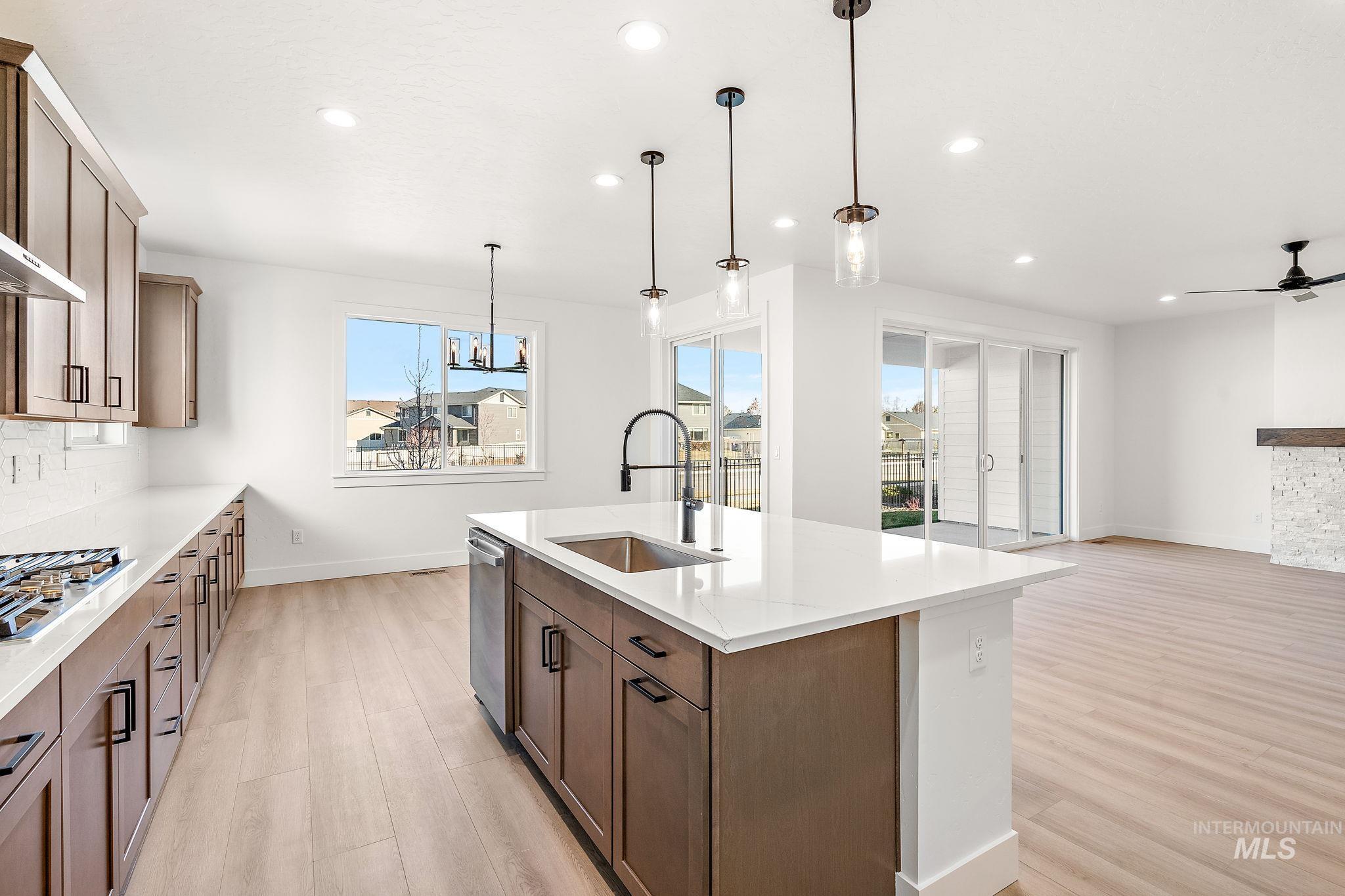 8940 W Teratai St., Star, Idaho 83669, 3 Bedrooms, 2.5 Bathrooms, Residential For Sale, Price $724,990,MLS 98990168