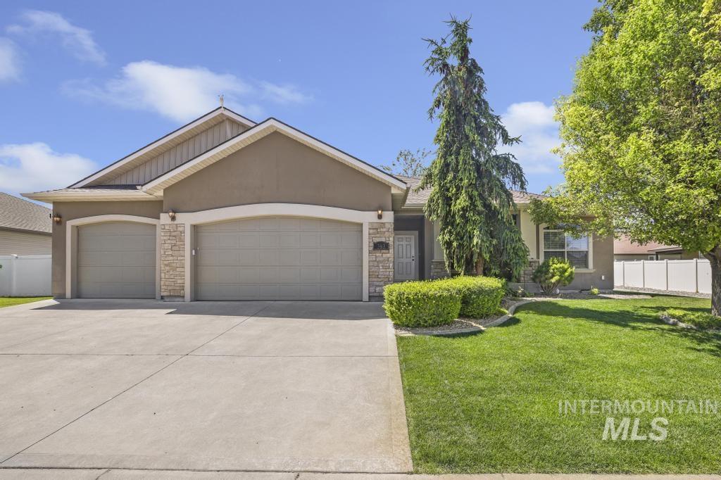 363 Arrowhead Path, Twin Falls, Idaho 83301, 3 Bedrooms, 2 Bathrooms, Residential For Sale, Price $448,000,MLS 98990169