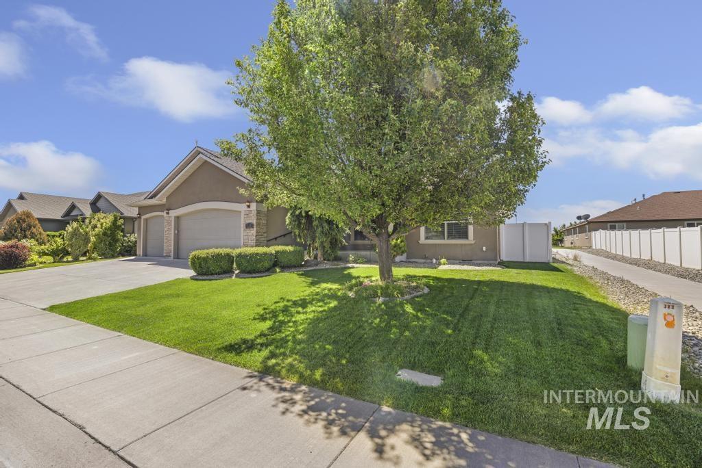 363 Arrowhead Path, Twin Falls, Idaho 83301, 3 Bedrooms, 2 Bathrooms, Residential For Sale, Price $448,000,MLS 98990169