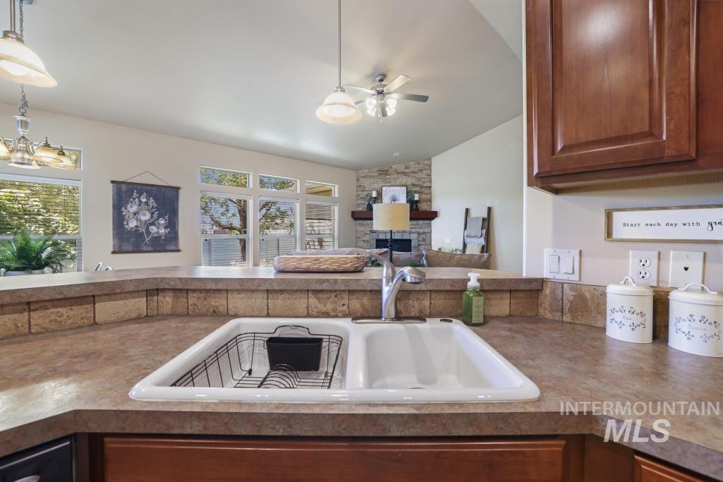 363 Arrowhead Path, Twin Falls, Idaho 83301, 3 Bedrooms, 2 Bathrooms, Residential For Sale, Price $448,000,MLS 98990169