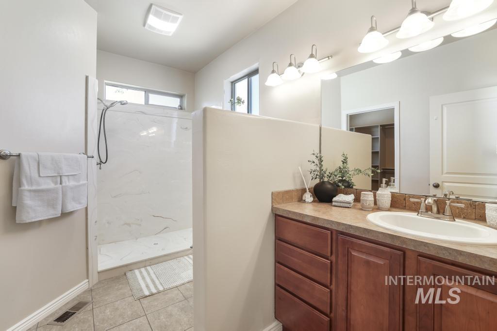 363 Arrowhead Path, Twin Falls, Idaho 83301, 3 Bedrooms, 2 Bathrooms, Residential For Sale, Price $448,000,MLS 98990169