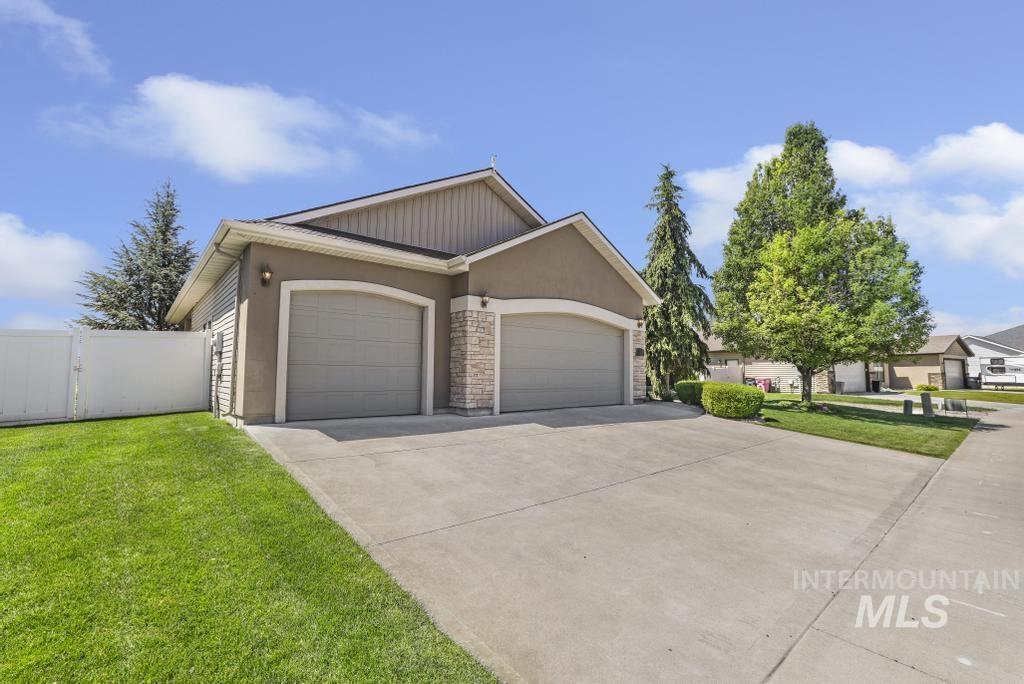 363 Arrowhead Path, Twin Falls, Idaho 83301, 3 Bedrooms, 2 Bathrooms, Residential For Sale, Price $448,000,MLS 98990169