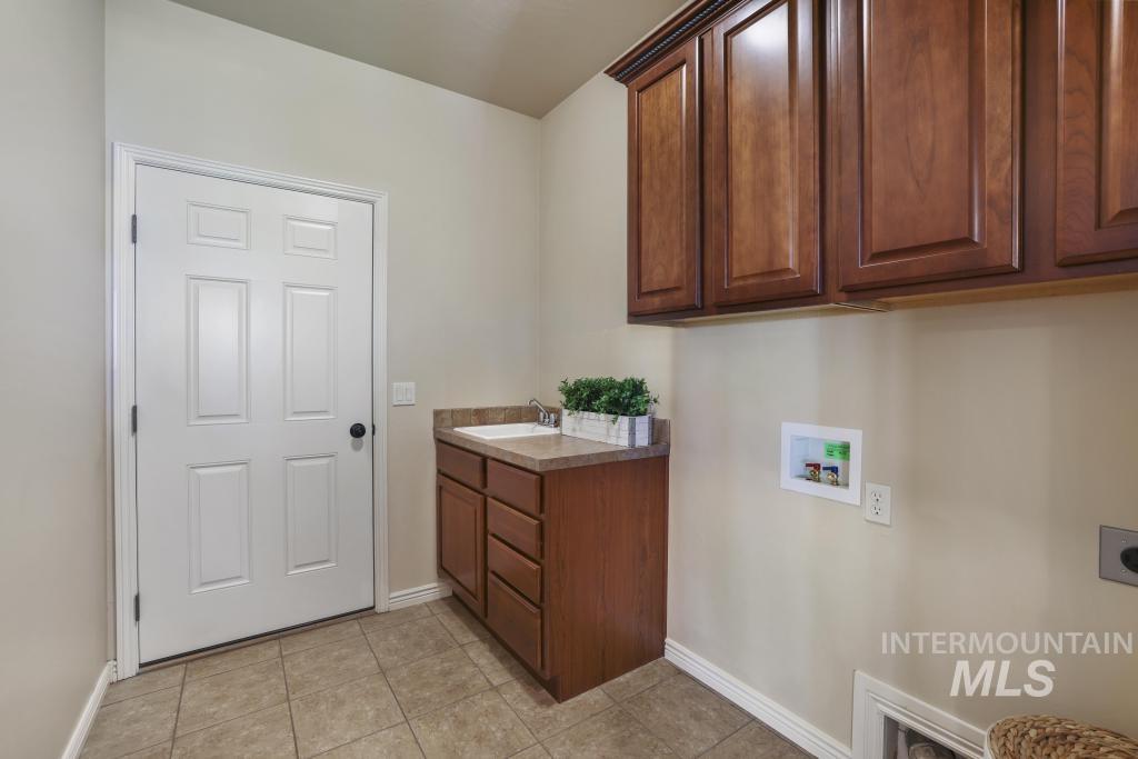 363 Arrowhead Path, Twin Falls, Idaho 83301, 3 Bedrooms, 2 Bathrooms, Residential For Sale, Price $448,000,MLS 98990169