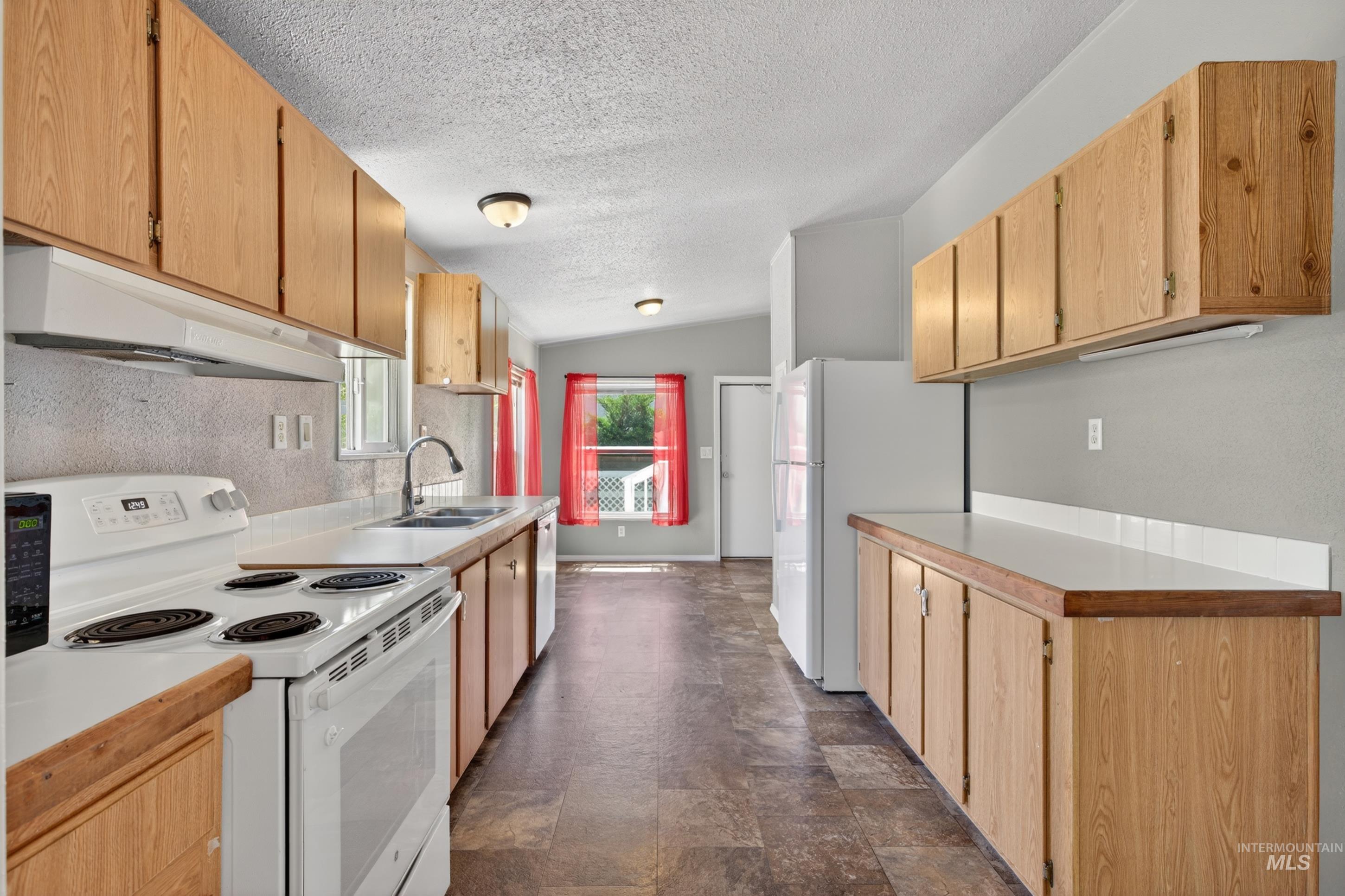 709 Liberty Ln, Emmett, Idaho 83617-3792, 3 Bedrooms, 2 Bathrooms, Residential For Sale, Price $119,900,MLS 98990174