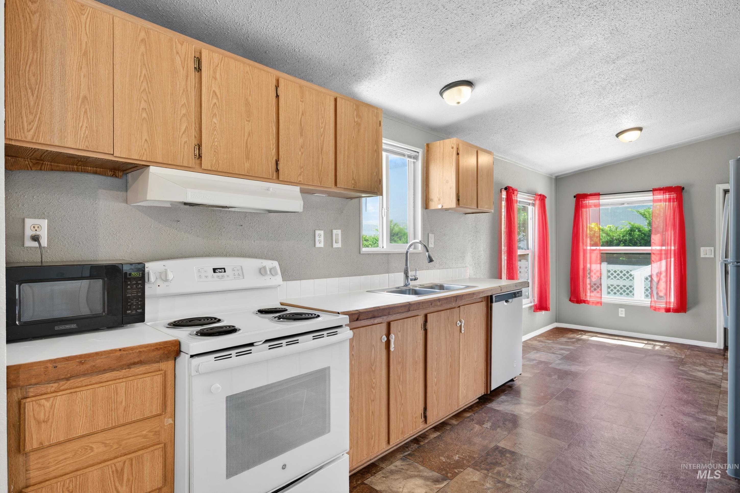 709 Liberty Ln, Emmett, Idaho 83617-3792, 3 Bedrooms, 2 Bathrooms, Residential For Sale, Price $119,900,MLS 98990174