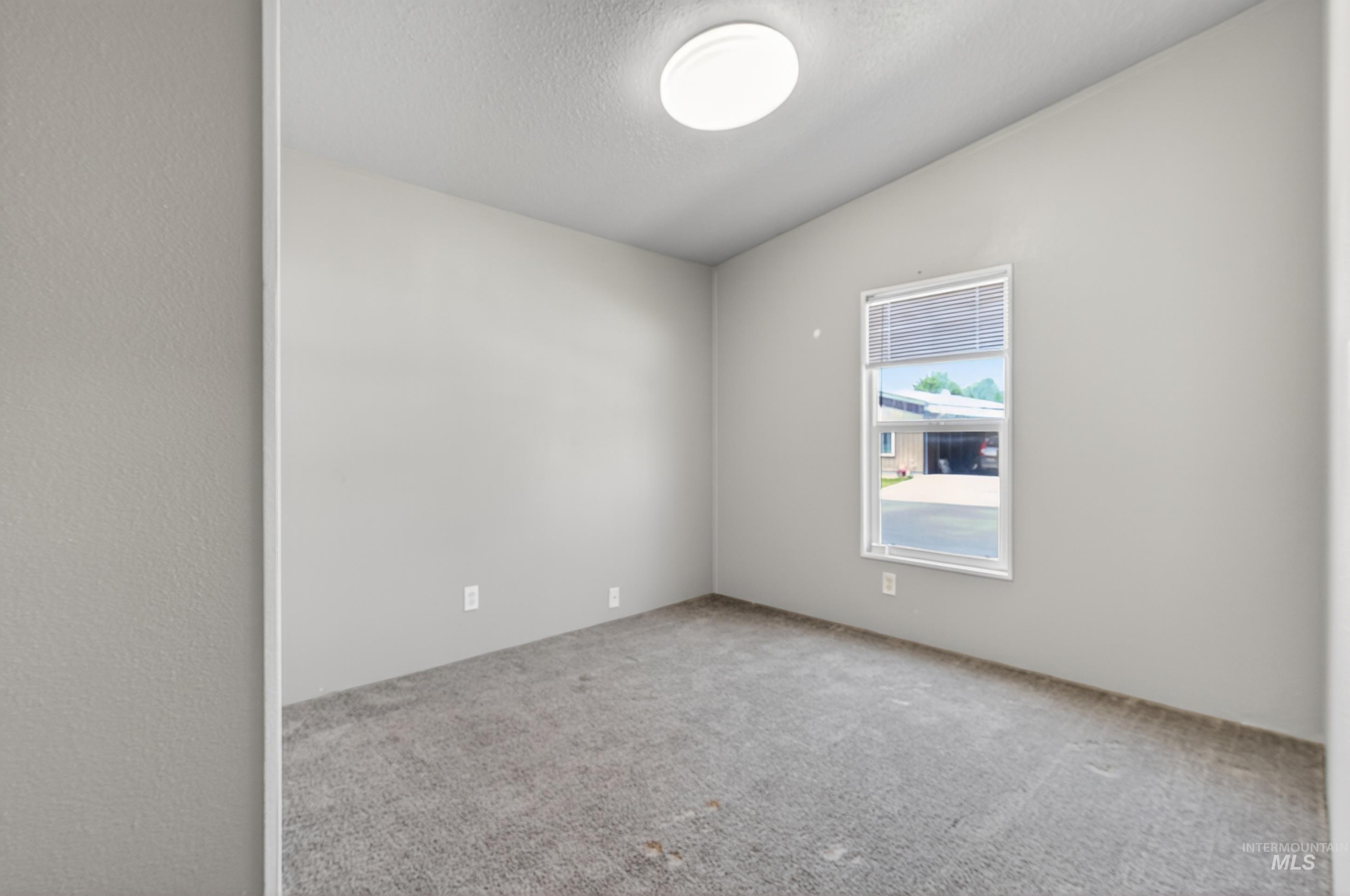 709 Liberty Ln, Emmett, Idaho 83617-3792, 3 Bedrooms, 2 Bathrooms, Residential For Sale, Price $119,900,MLS 98990174