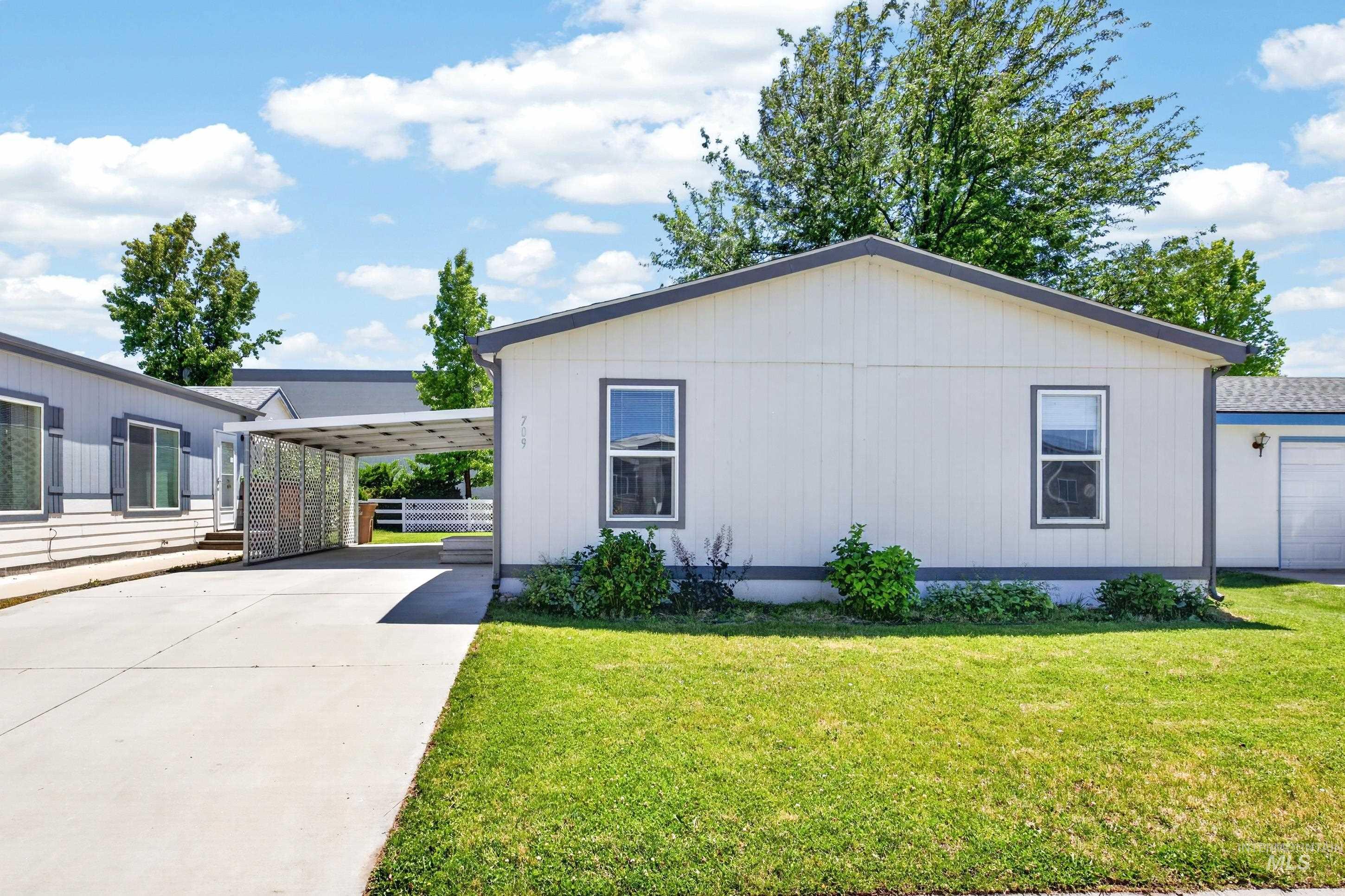 709 Liberty Ln, Emmett, Idaho 83617-3792, 3 Bedrooms, 2 Bathrooms, Residential For Sale, Price $119,900,MLS 98990174