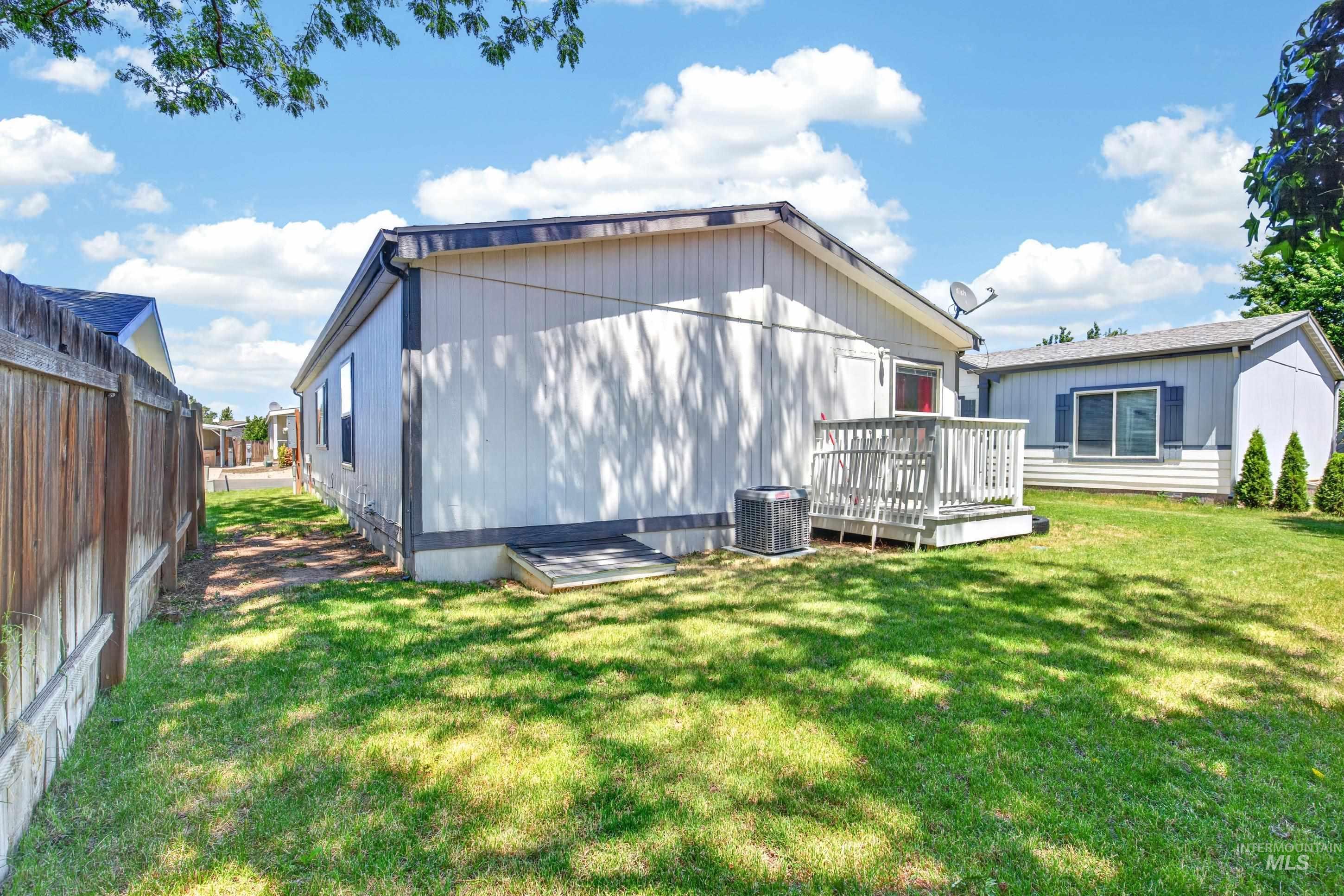 709 Liberty Ln, Emmett, Idaho 83617-3792, 3 Bedrooms, 2 Bathrooms, Residential For Sale, Price $119,900,MLS 98990174