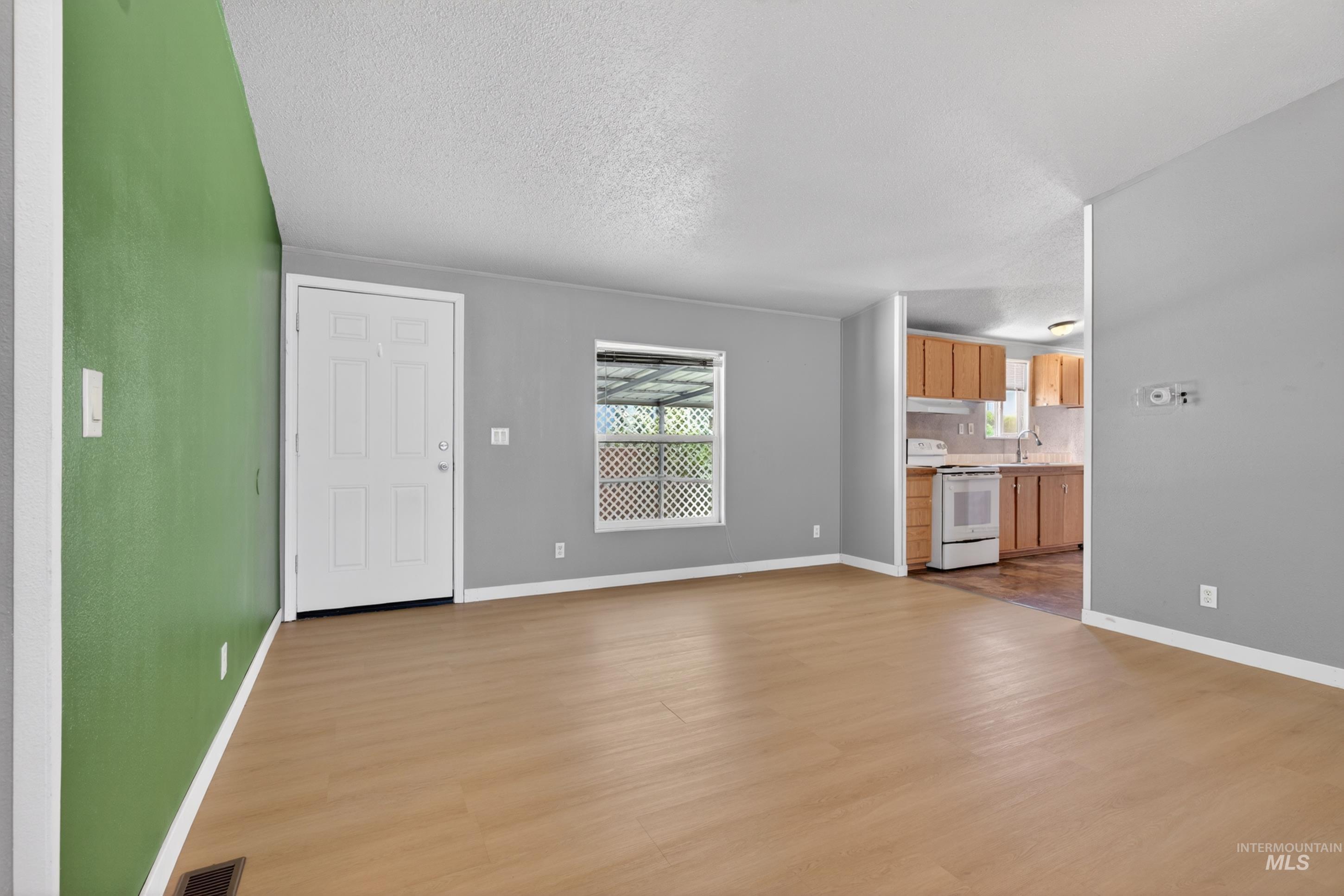 709 Liberty Ln, Emmett, Idaho 83617-3792, 3 Bedrooms, 2 Bathrooms, Residential For Sale, Price $119,900,MLS 98990174
