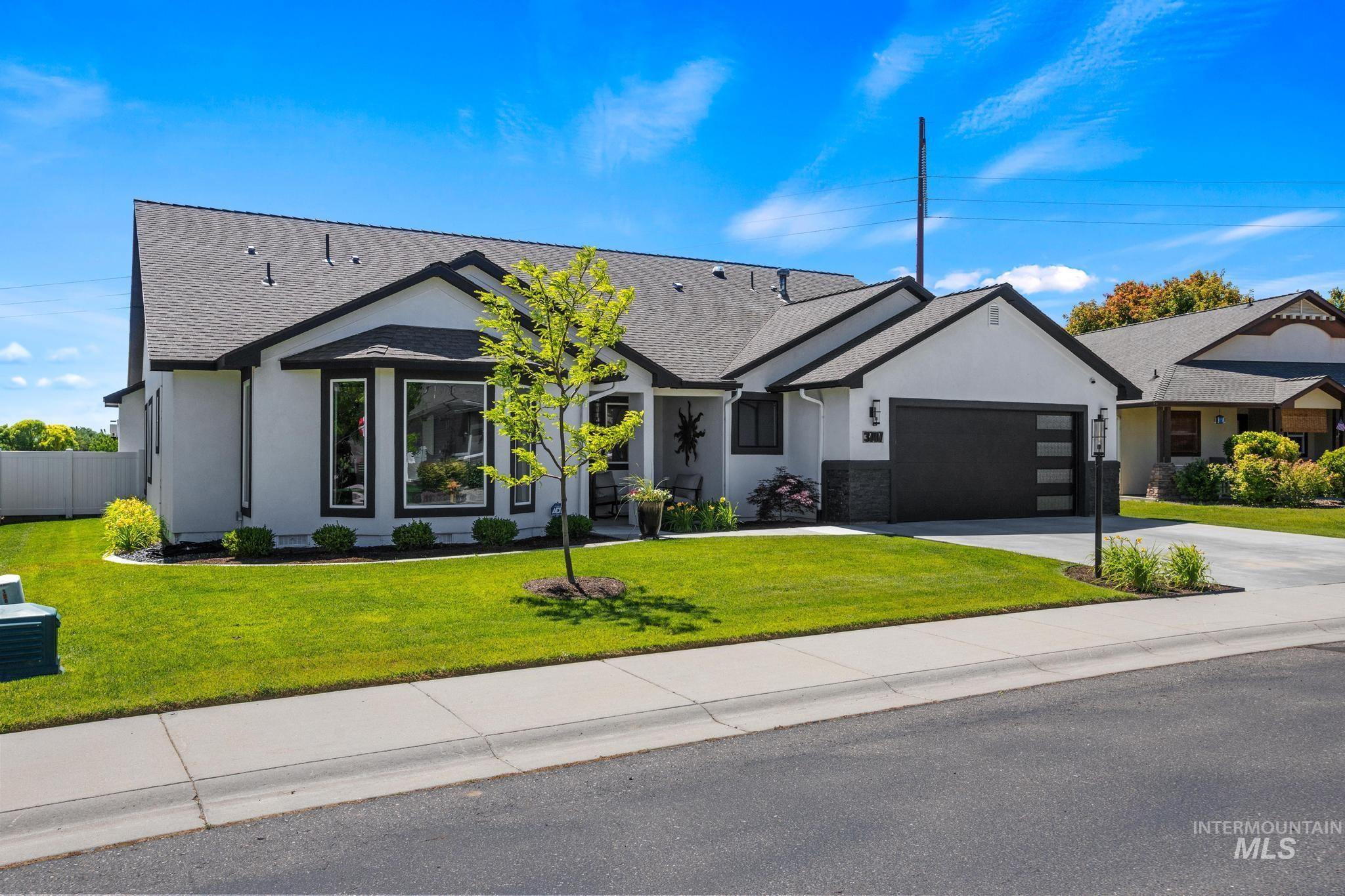 3707 S Edgeview Dr, Nampa, Idaho 83686-5284, 3 Bedrooms, 2.5 Bathrooms, Residential For Sale, Price $600,000,MLS 98990183