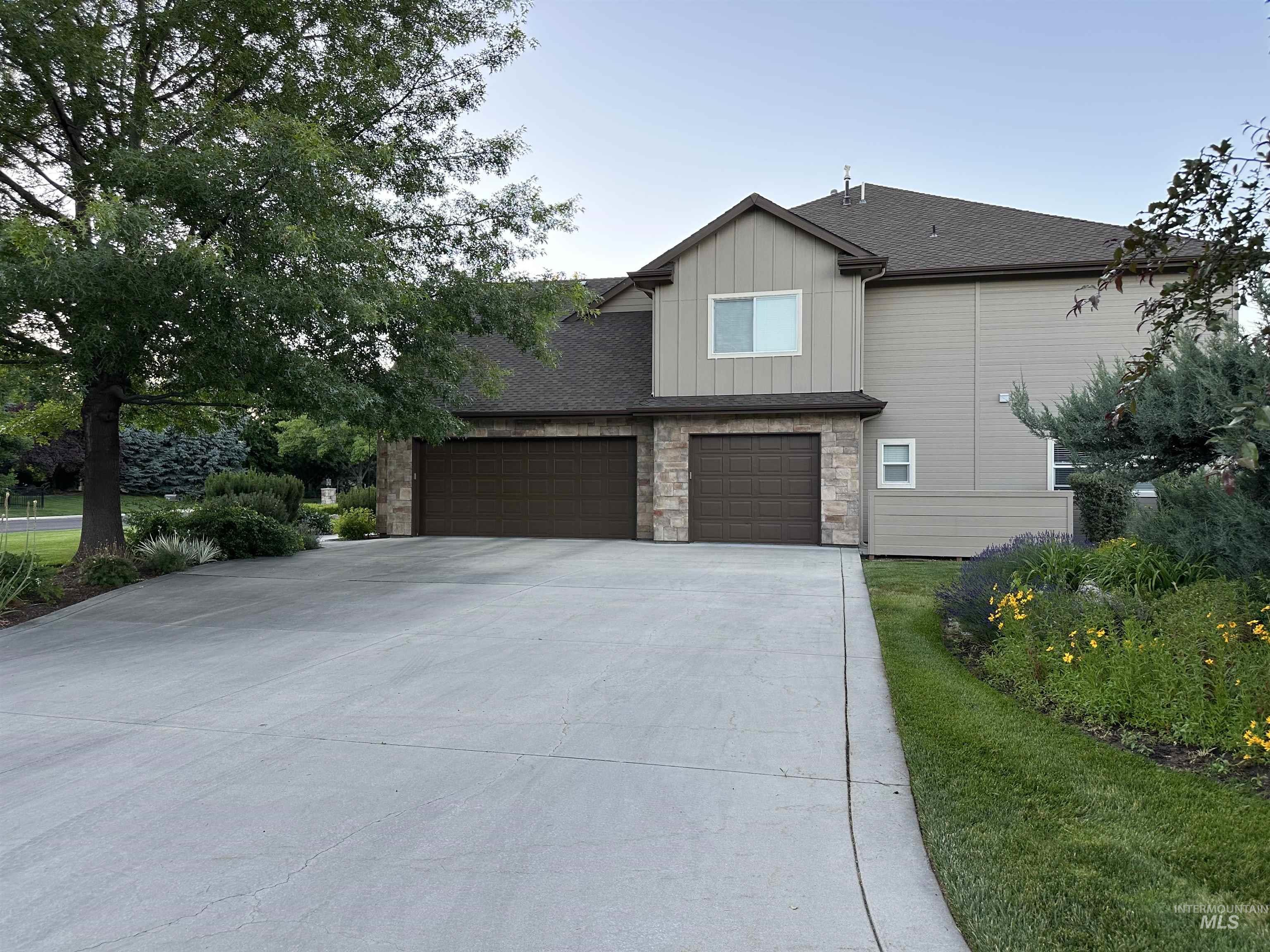 2850 S Kingsbury Way, Eagle, Idaho 83616, 6 Bedrooms, 5.5 Bathrooms, Residential For Sale, Price $2,199,000, 98990194