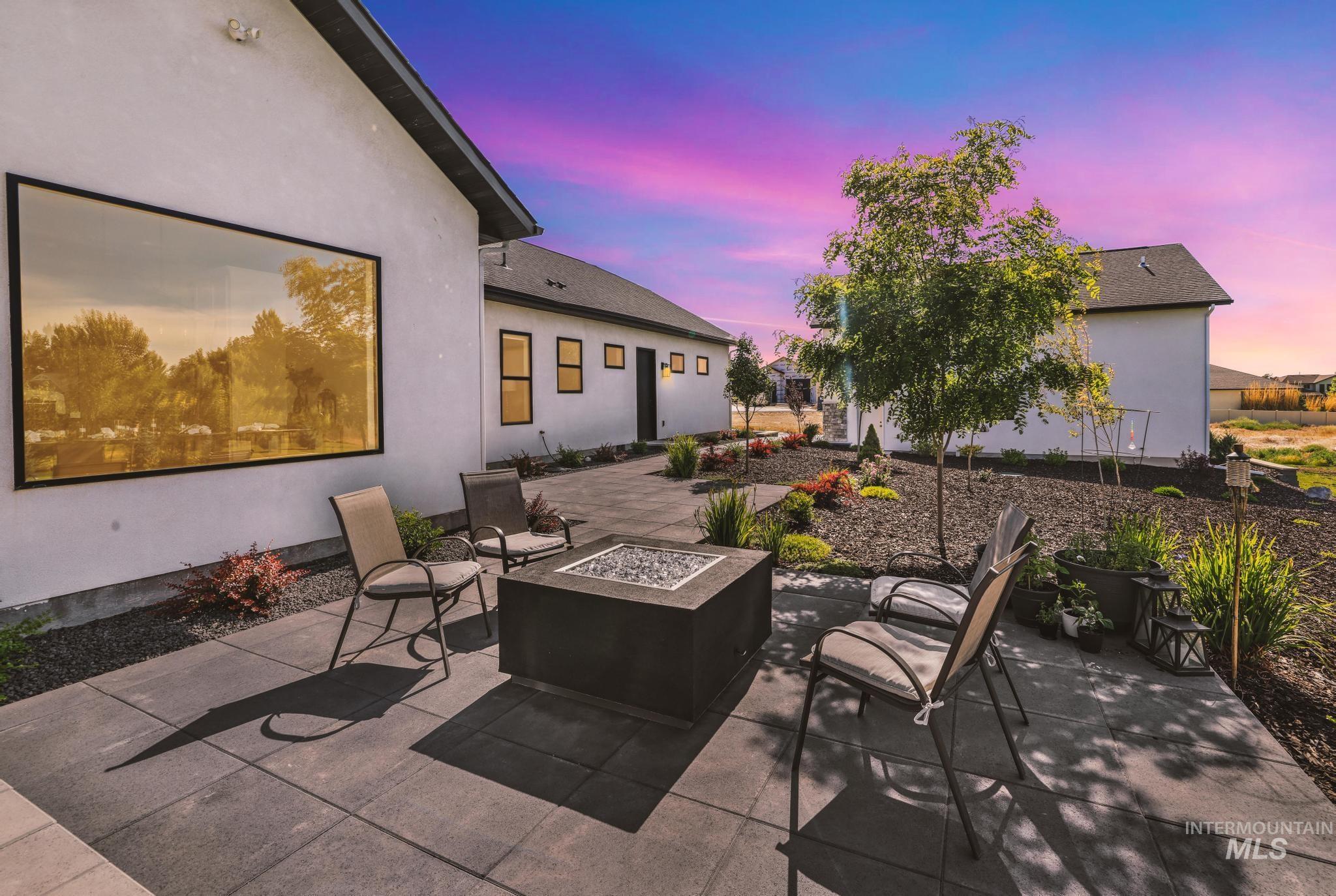 3352 E 4028 N, Twin Falls, Idaho 83301, 4 Bedrooms, 2.5 Bathrooms, Residential For Sale, Price $1,350,000,MLS 98990201