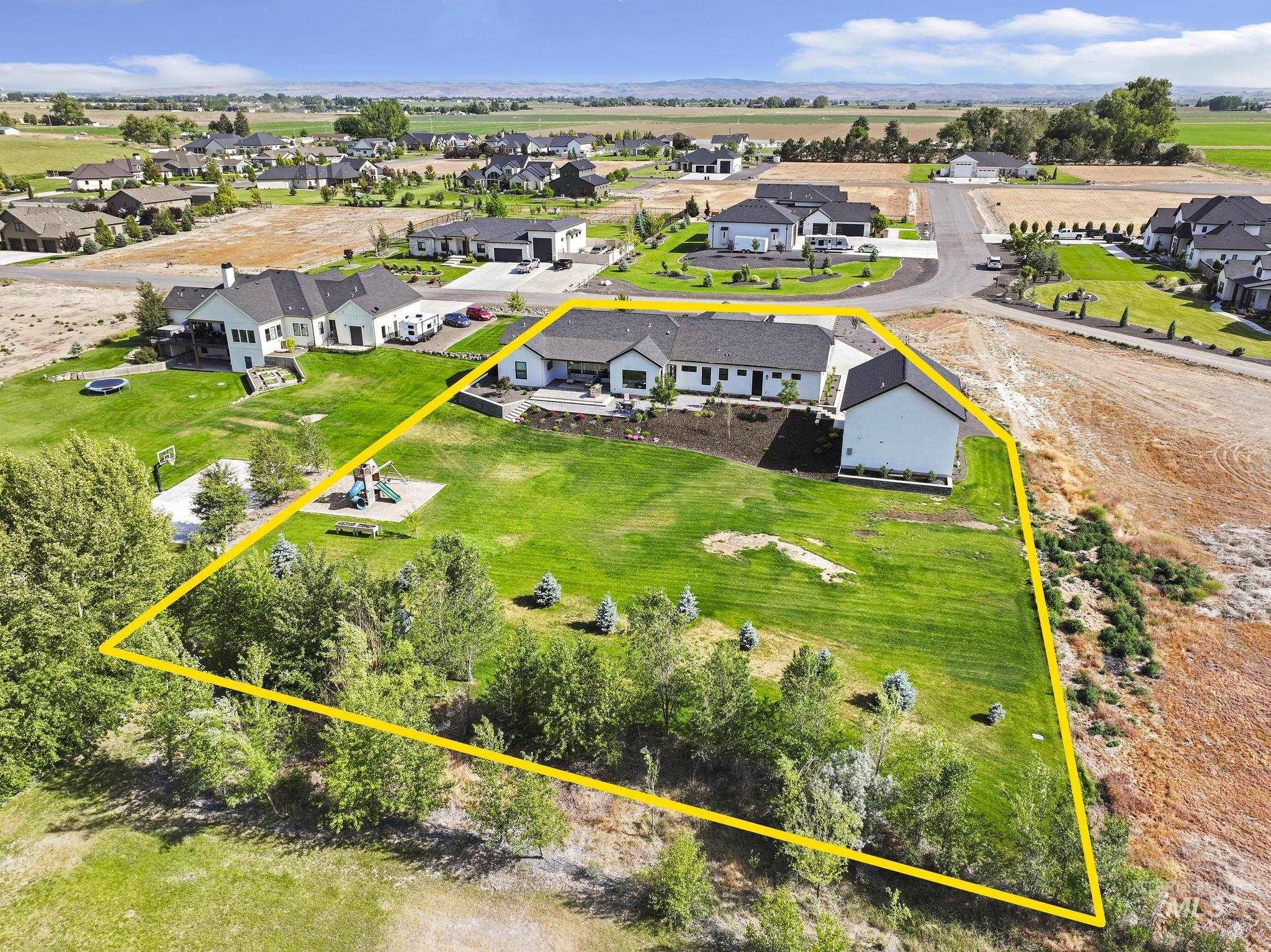 3352 E 4028 N, Twin Falls, Idaho 83301, 4 Bedrooms, 2.5 Bathrooms, Residential For Sale, Price $1,350,000,MLS 98990201