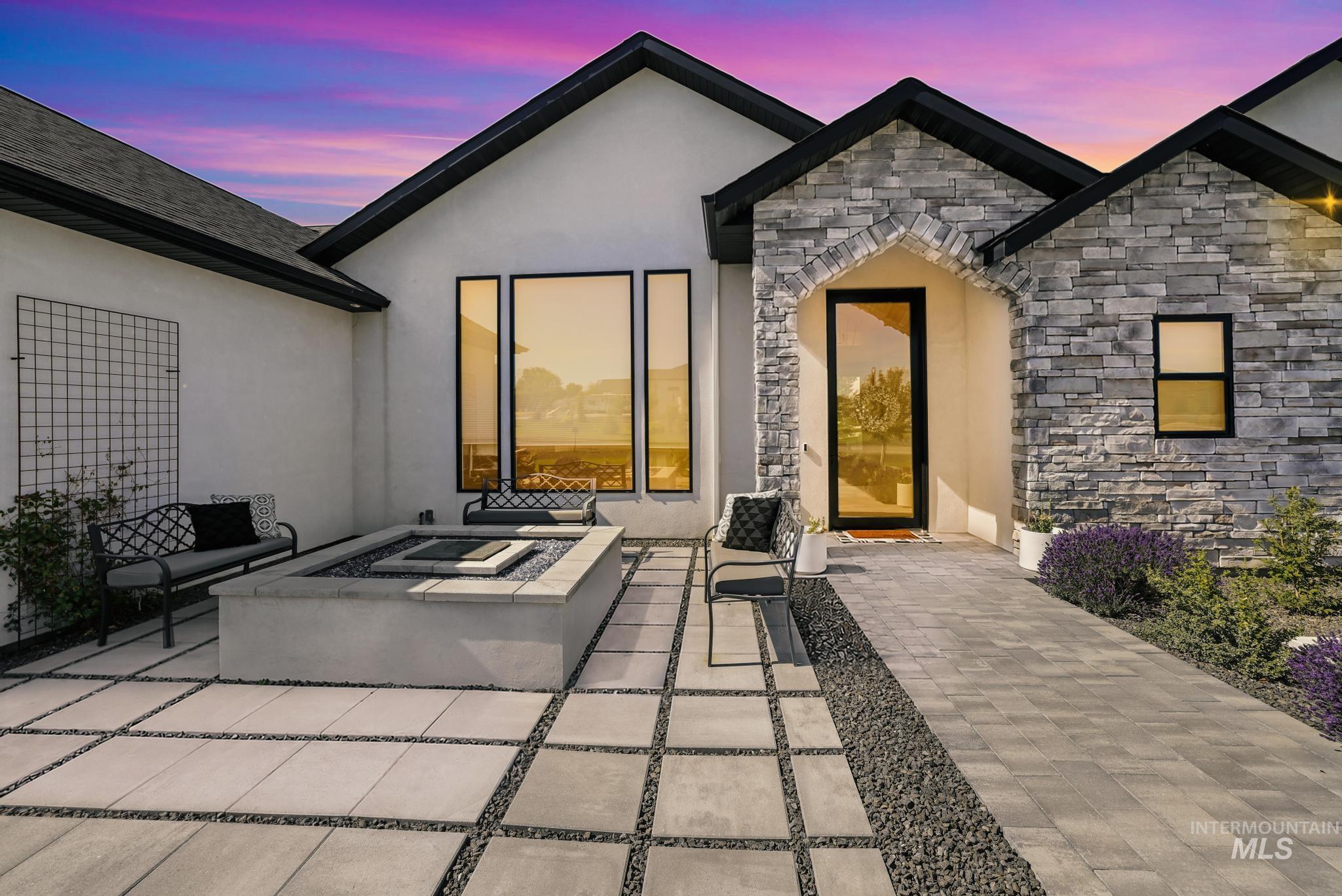 3352 E 4028 N, Twin Falls, Idaho 83301, 4 Bedrooms, 2.5 Bathrooms, Residential For Sale, Price $1,350,000,MLS 98990201