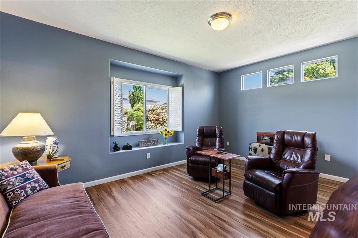 100 E Sedgewick, Meridian, Idaho 83646, 2 Bedrooms, 2 Bathrooms, Residential For Sale, Price $350,000,MLS 98990203