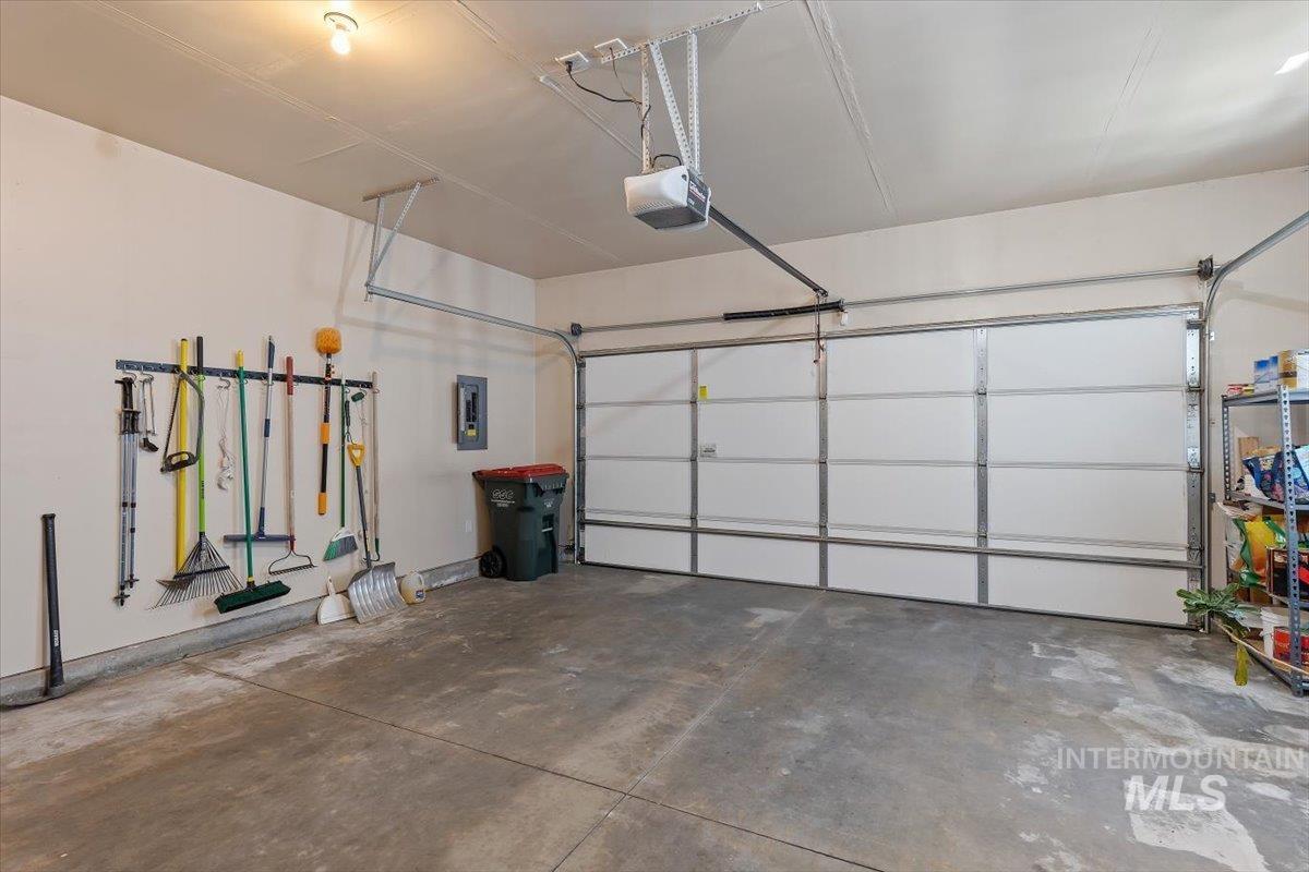 100 E Sedgewick, Meridian, Idaho 83646, 2 Bedrooms, 2 Bathrooms, Residential For Sale, Price $350,000,MLS 98990203