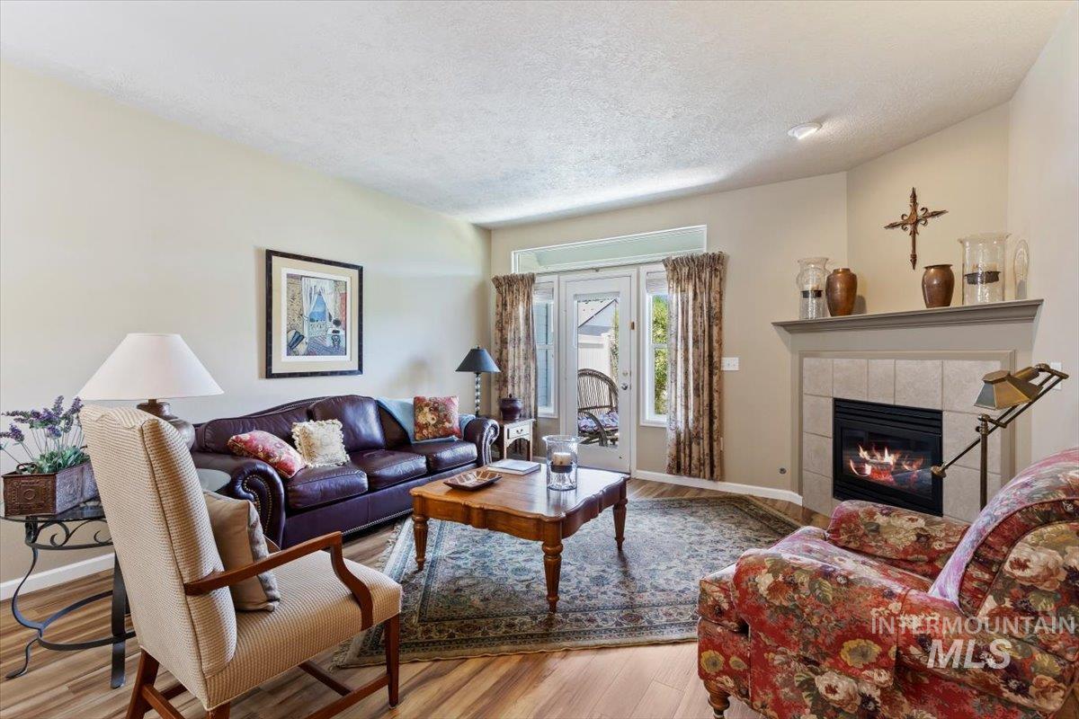 100 E Sedgewick, Meridian, Idaho 83646, 2 Bedrooms, 2 Bathrooms, Residential For Sale, Price $350,000,MLS 98990203