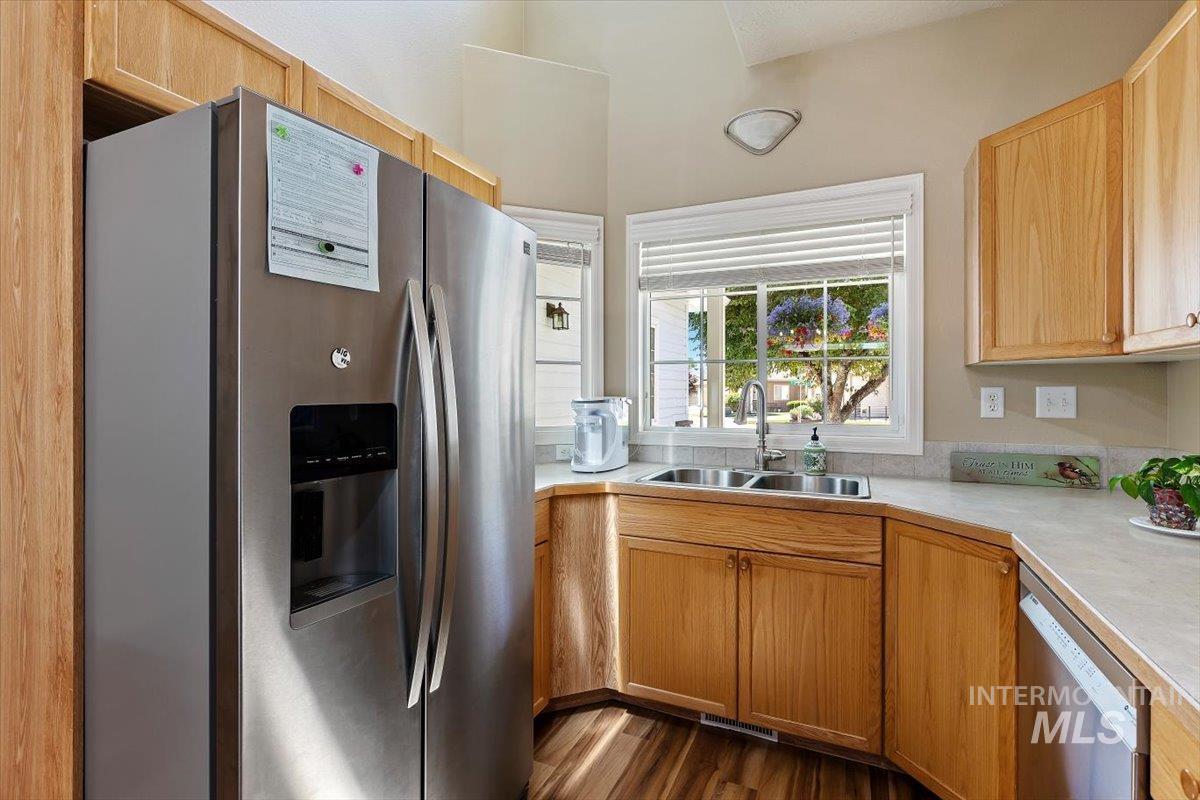 100 E Sedgewick, Meridian, Idaho 83646, 2 Bedrooms, 2 Bathrooms, Residential For Sale, Price $350,000,MLS 98990203