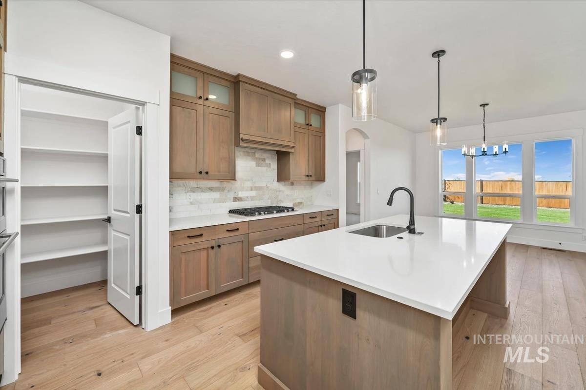 11049 W Lahinch Ln, Kuna, Idaho 83634-0000, 3 Bedrooms, 2 Bathrooms, Residential For Sale, Price $579,880,MLS 98990207