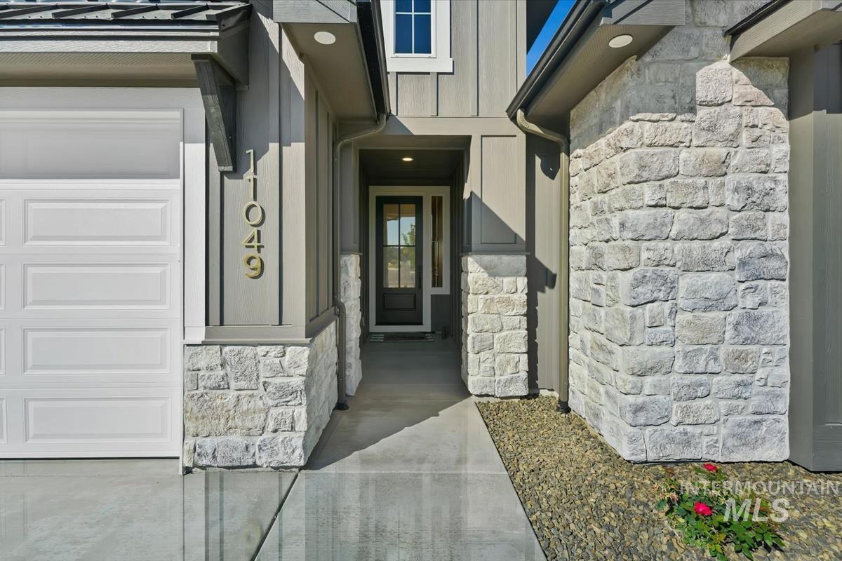 11049 W Lahinch Ln, Kuna, Idaho 83634-0000, 3 Bedrooms, 2 Bathrooms, Residential For Sale, Price $579,880,MLS 98990207